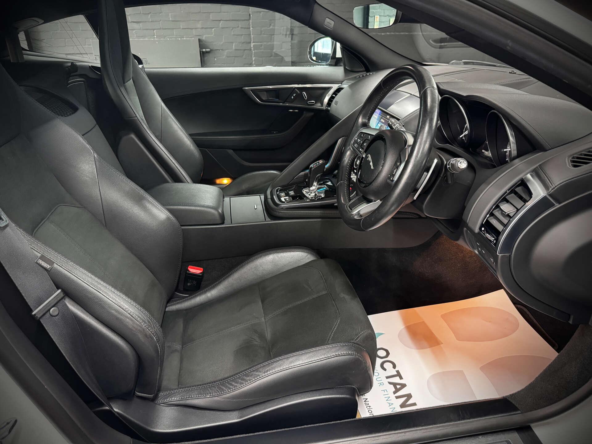 Jaguar F-Type view 40