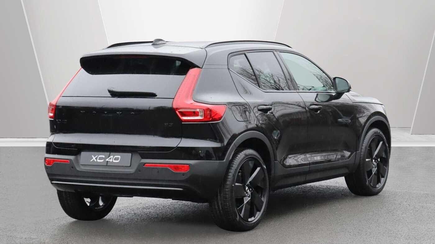 Volvo XC40 view 2