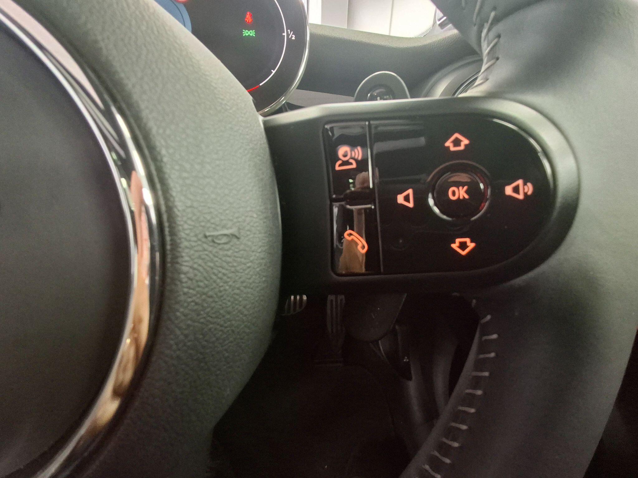 Mini Hatch view 27