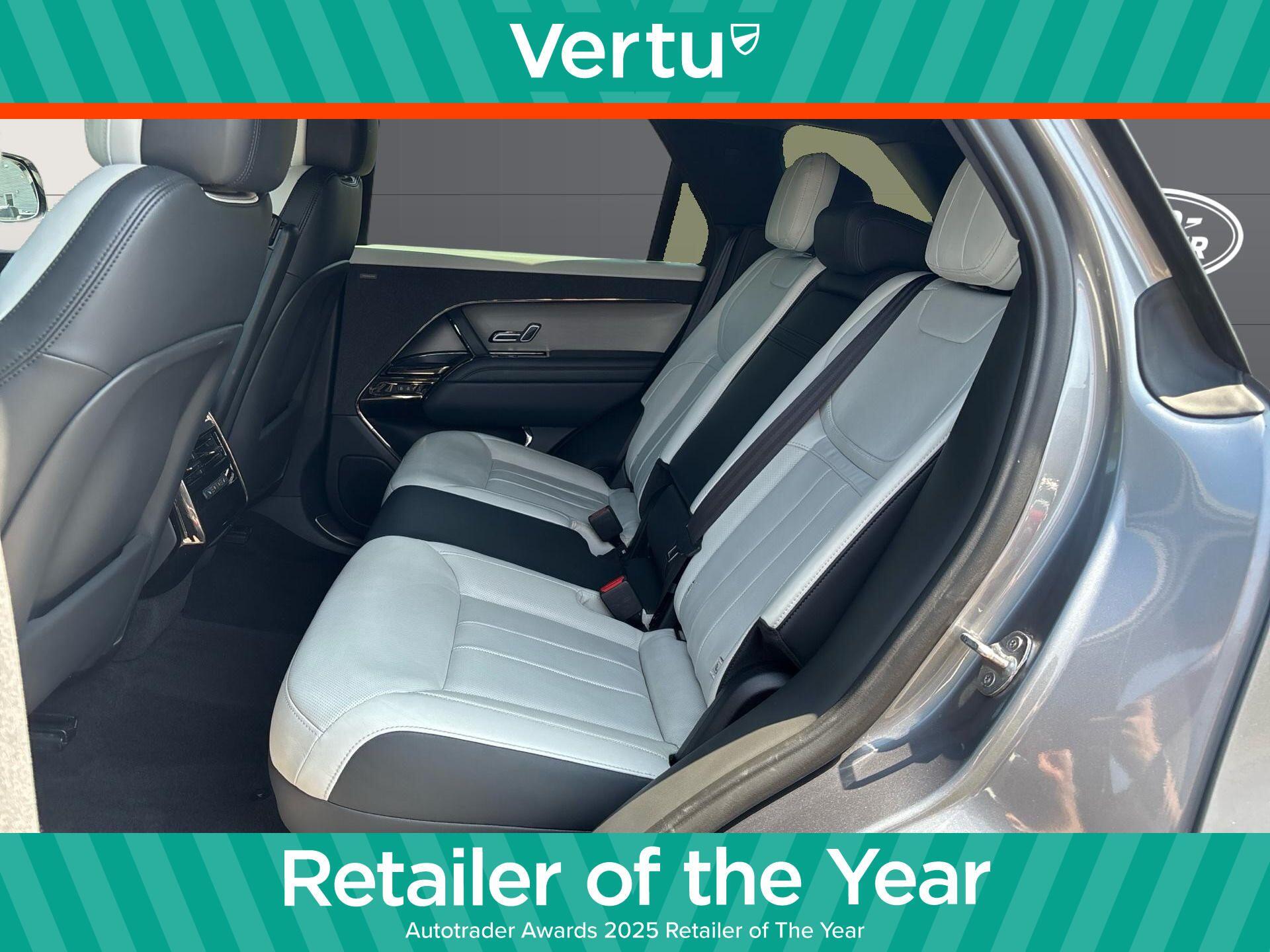 Land Rover Range Rover Sport view 4