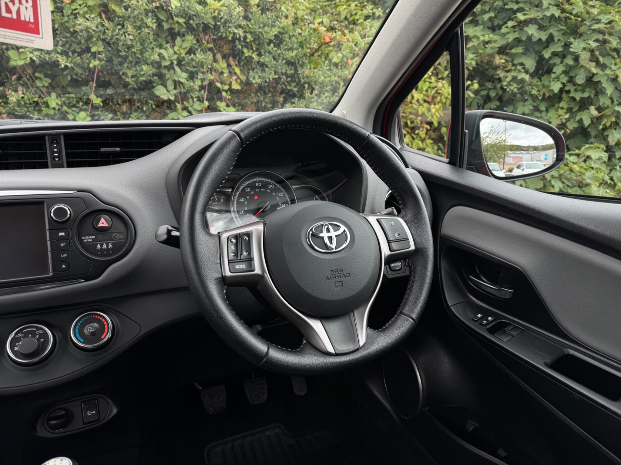Toyota Yaris view 23