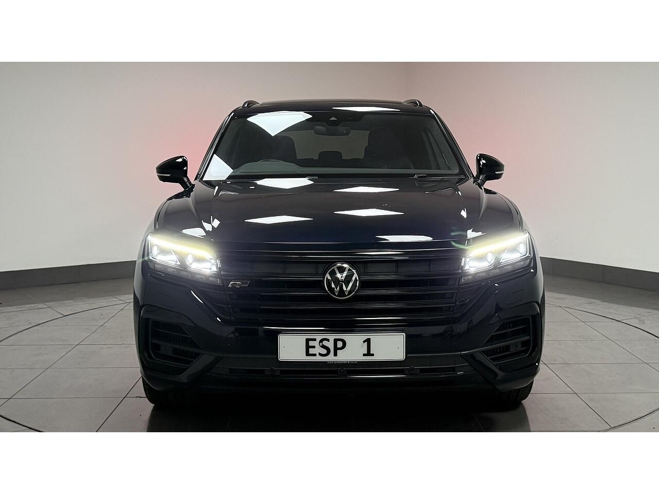 Volkswagen Touareg view 11