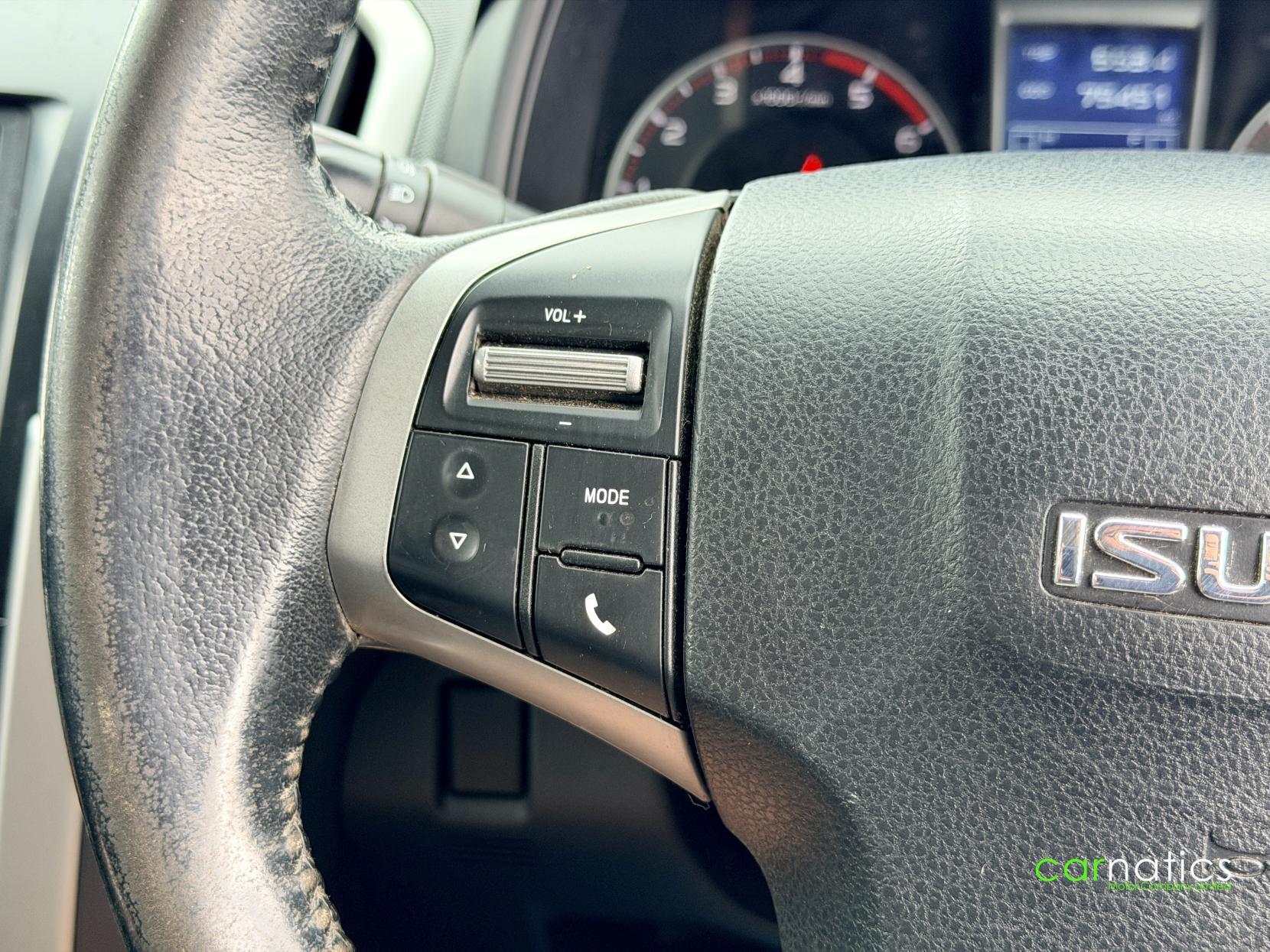 Isuzu D-Max view 34