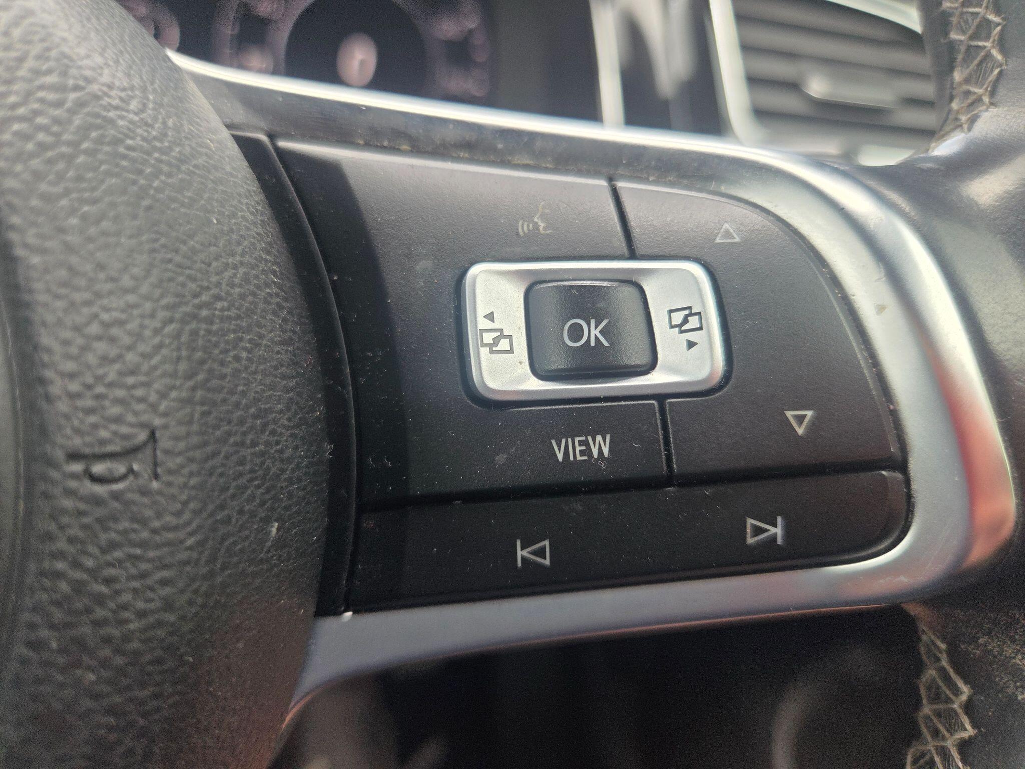 Volkswagen Golf view 18