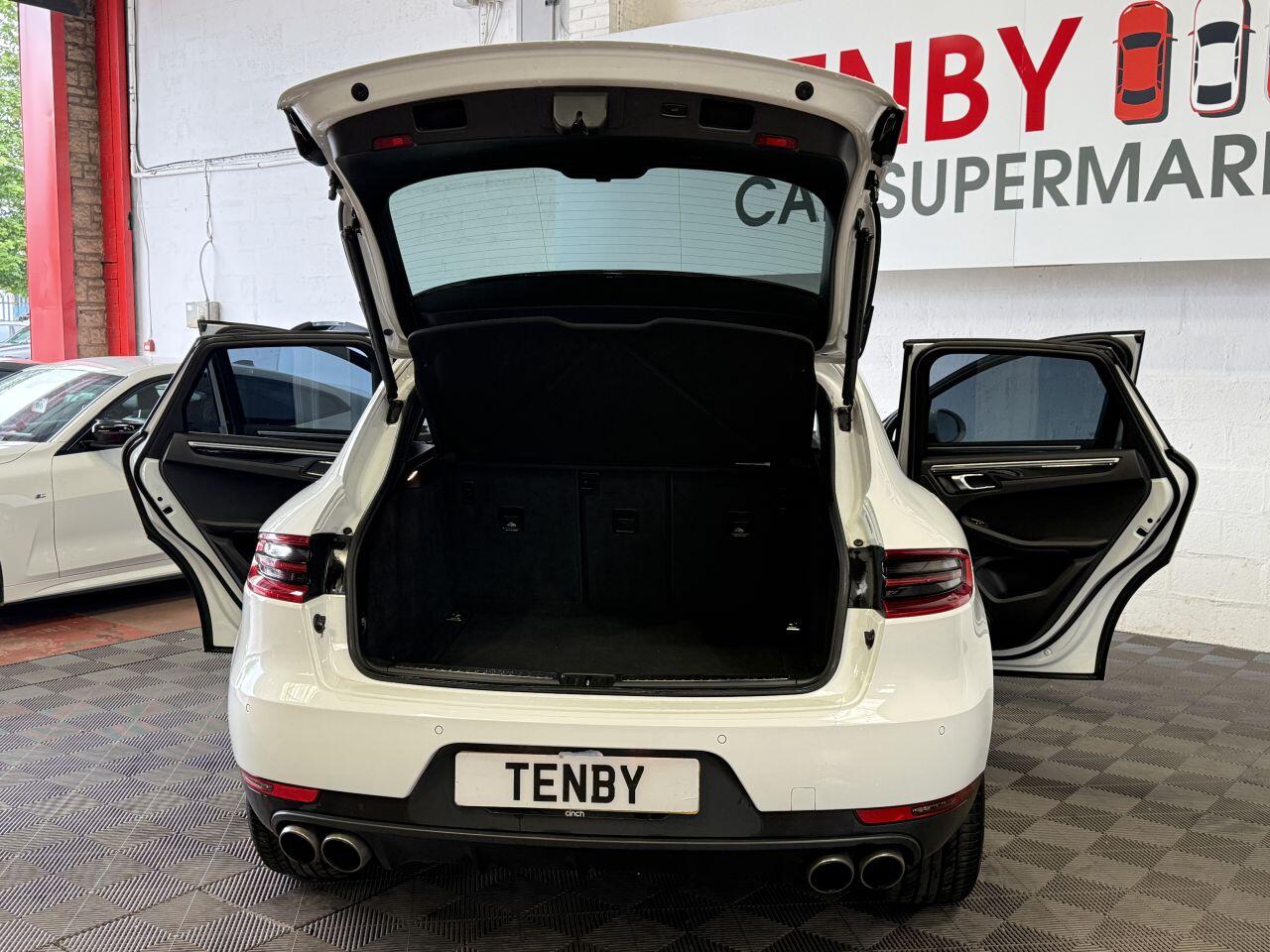 Porsche Macan view 15