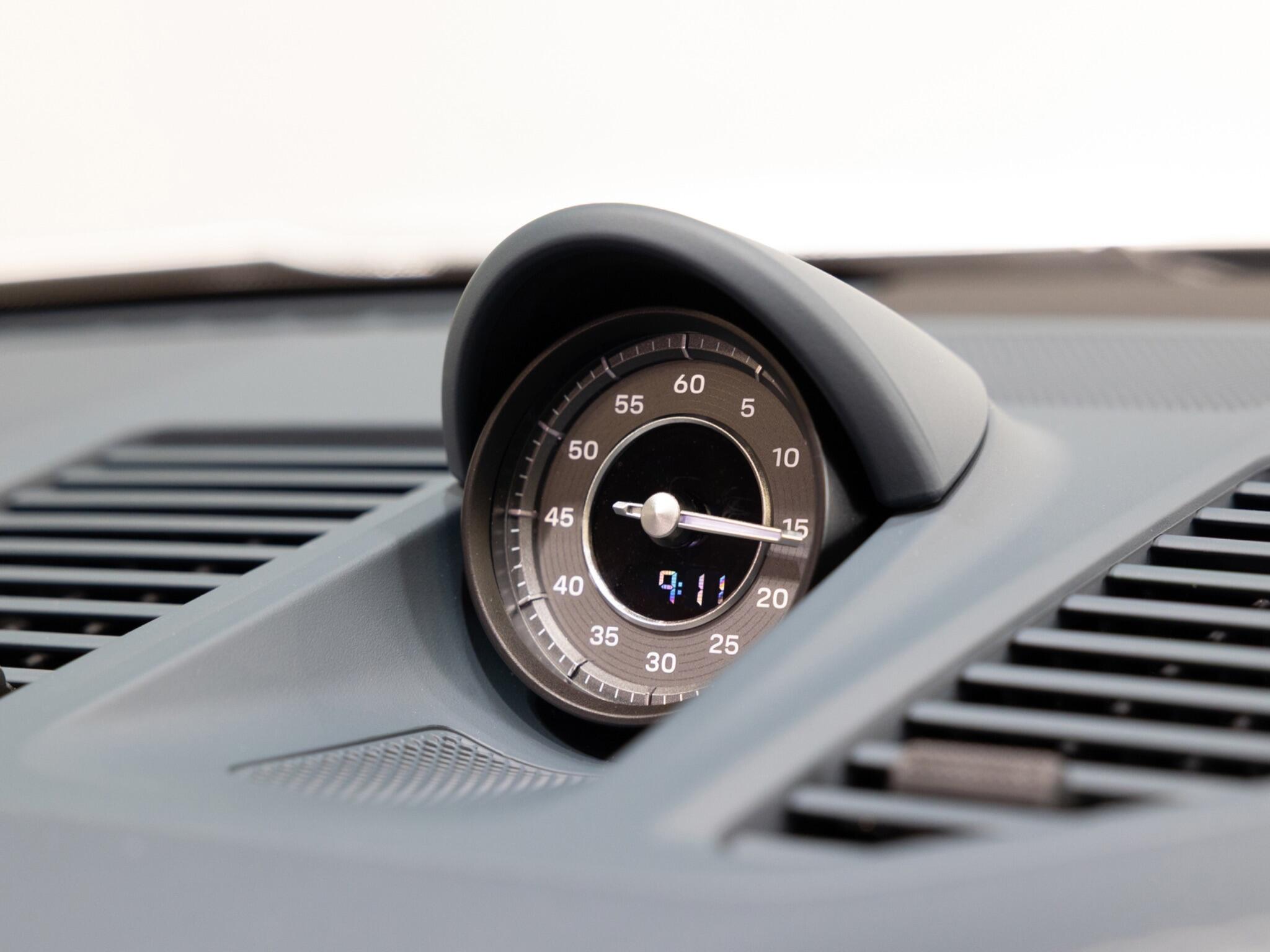 Porsche 911 view 19