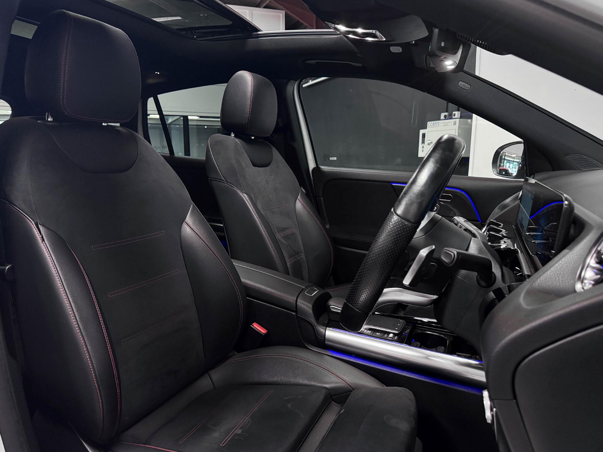 Mercedes-Benz Gla view 21