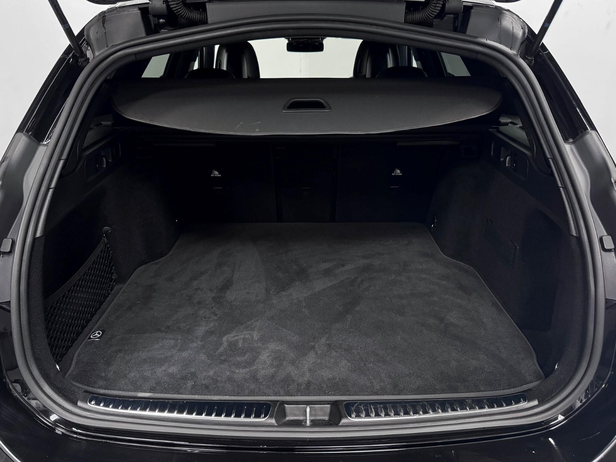 Mercedes-Benz C-Class view 7
