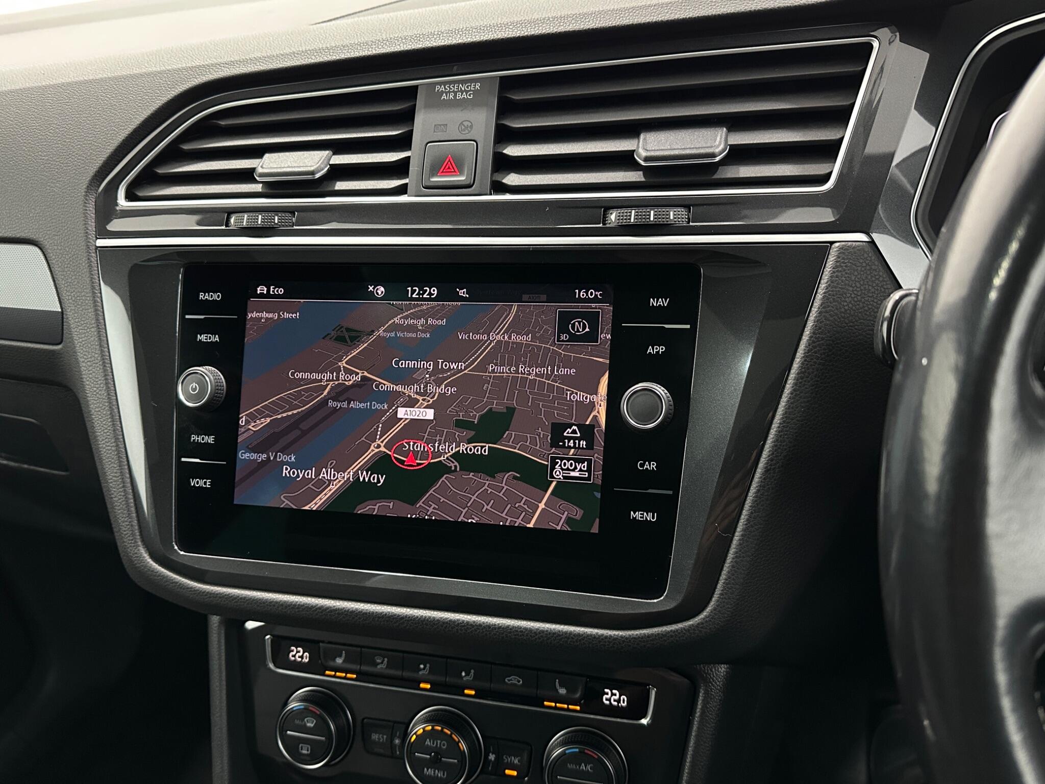 Volkswagen Tiguan view 23