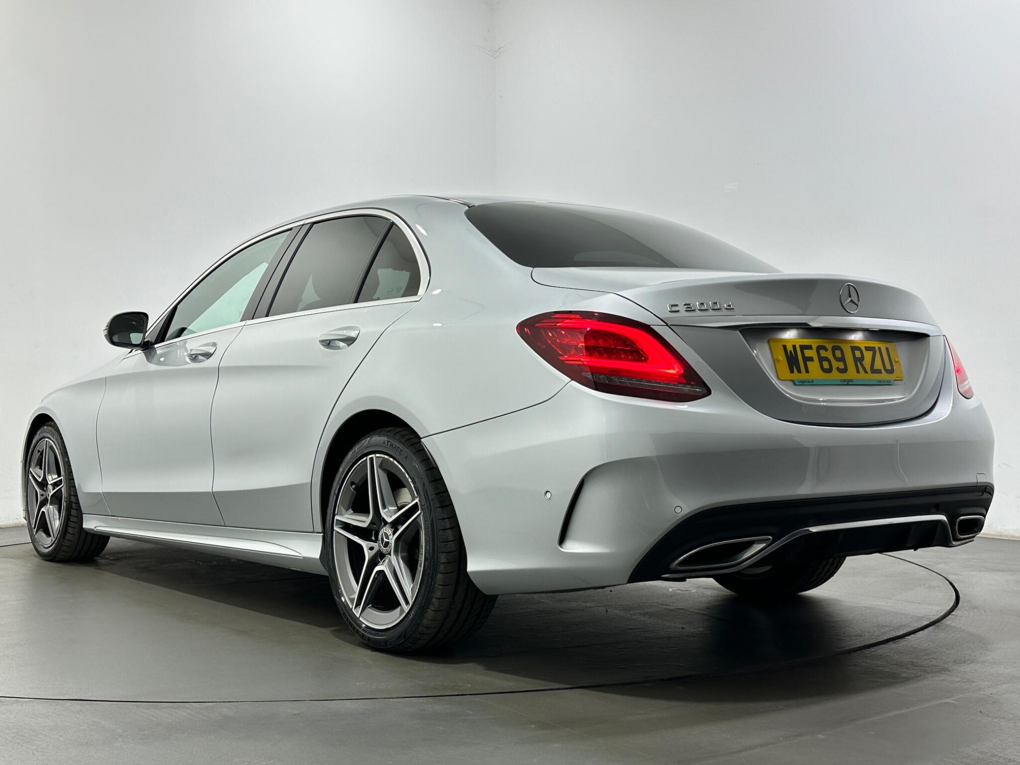 Mercedes-Benz C-Class view 50