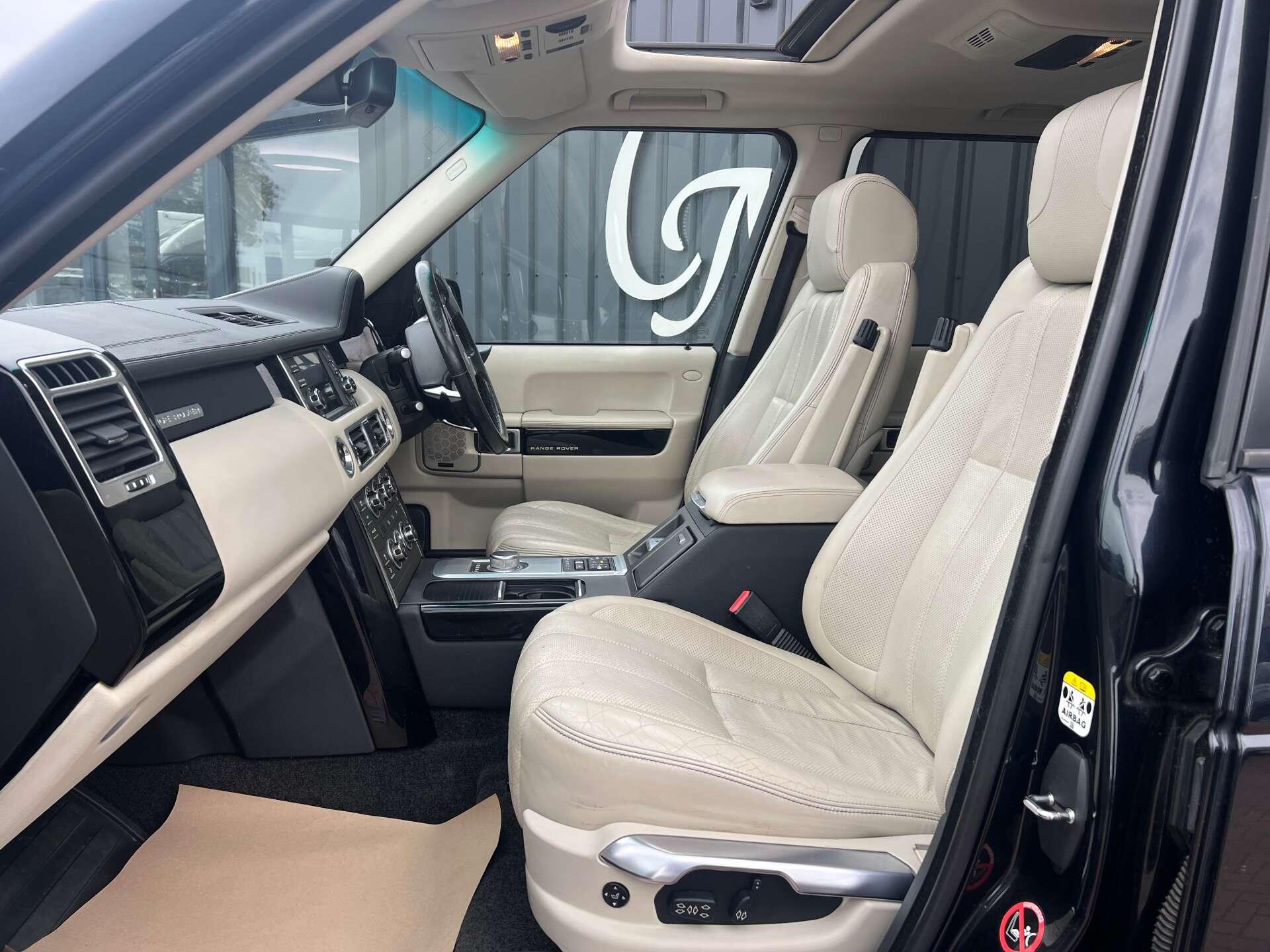 Land Rover Range Rover view 43