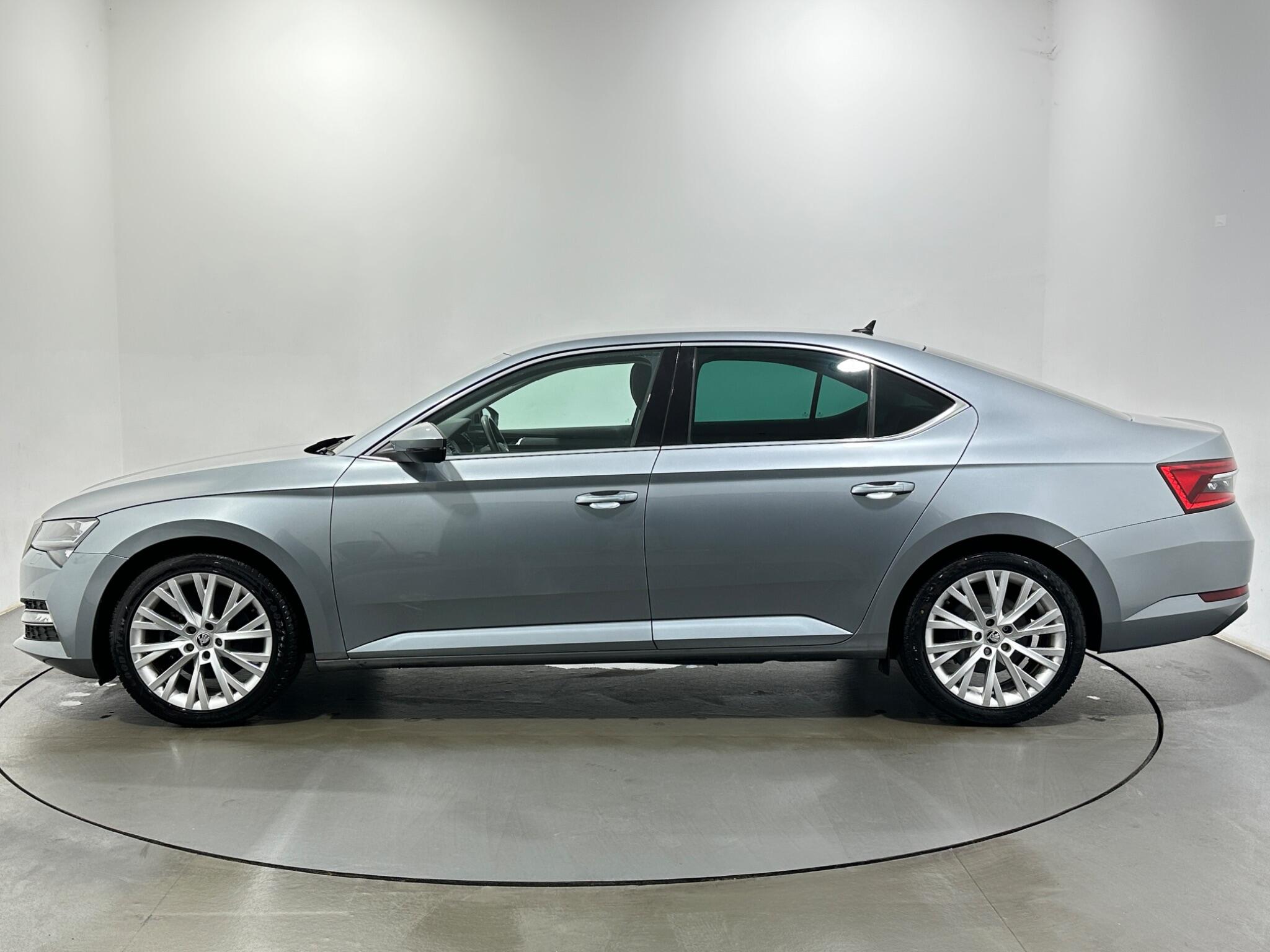 Skoda Superb view 5