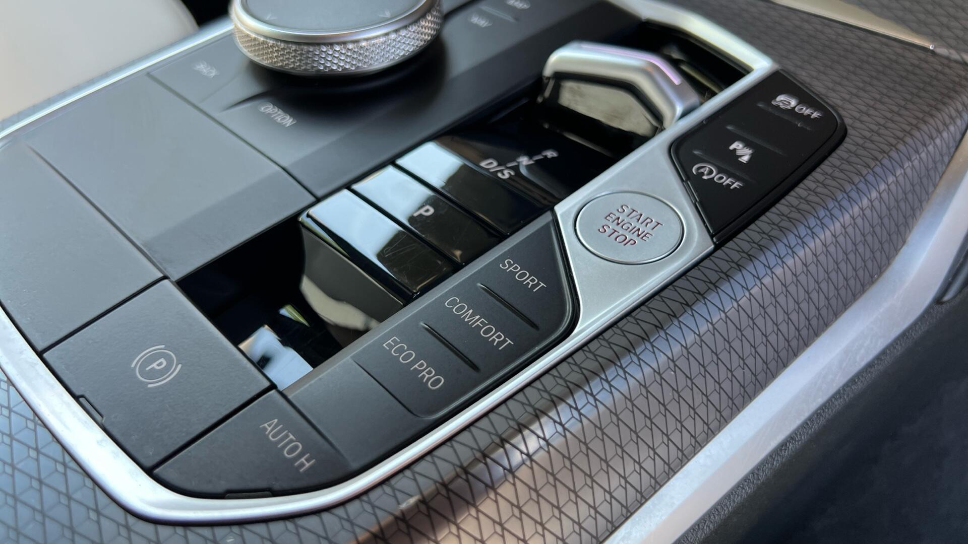 BMW 3 Series view 19