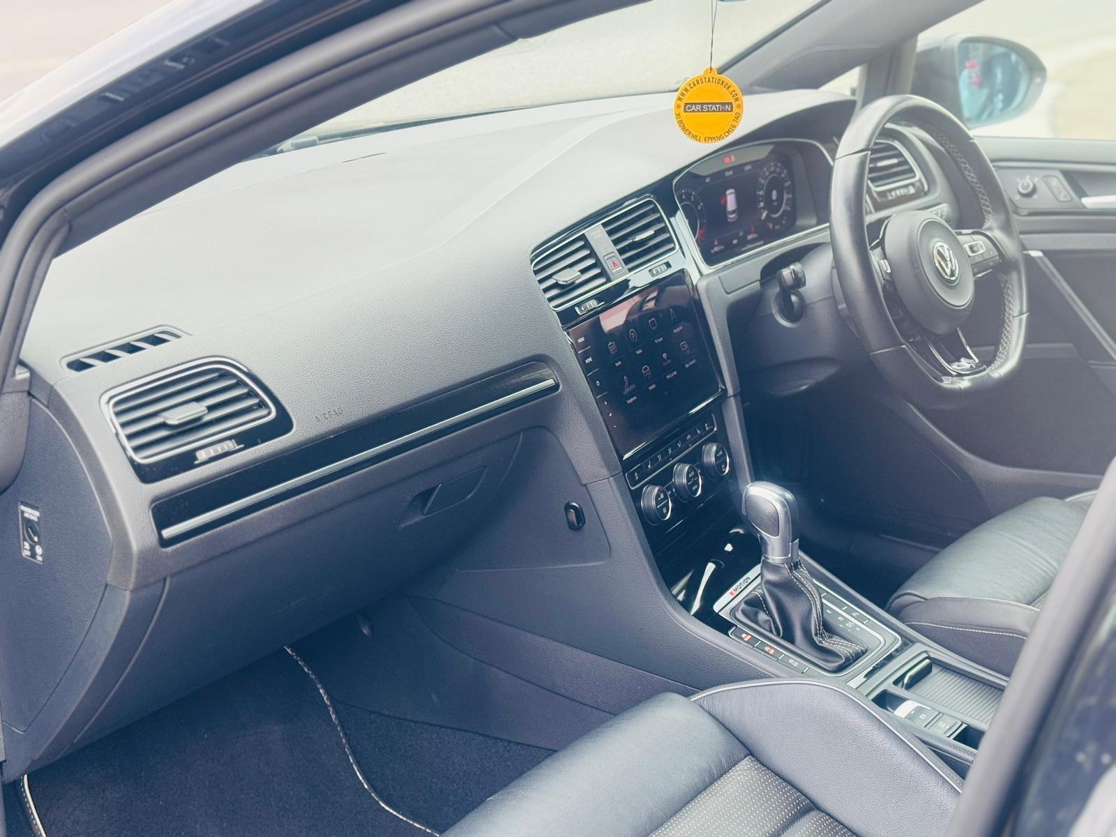 Volkswagen Golf view 18