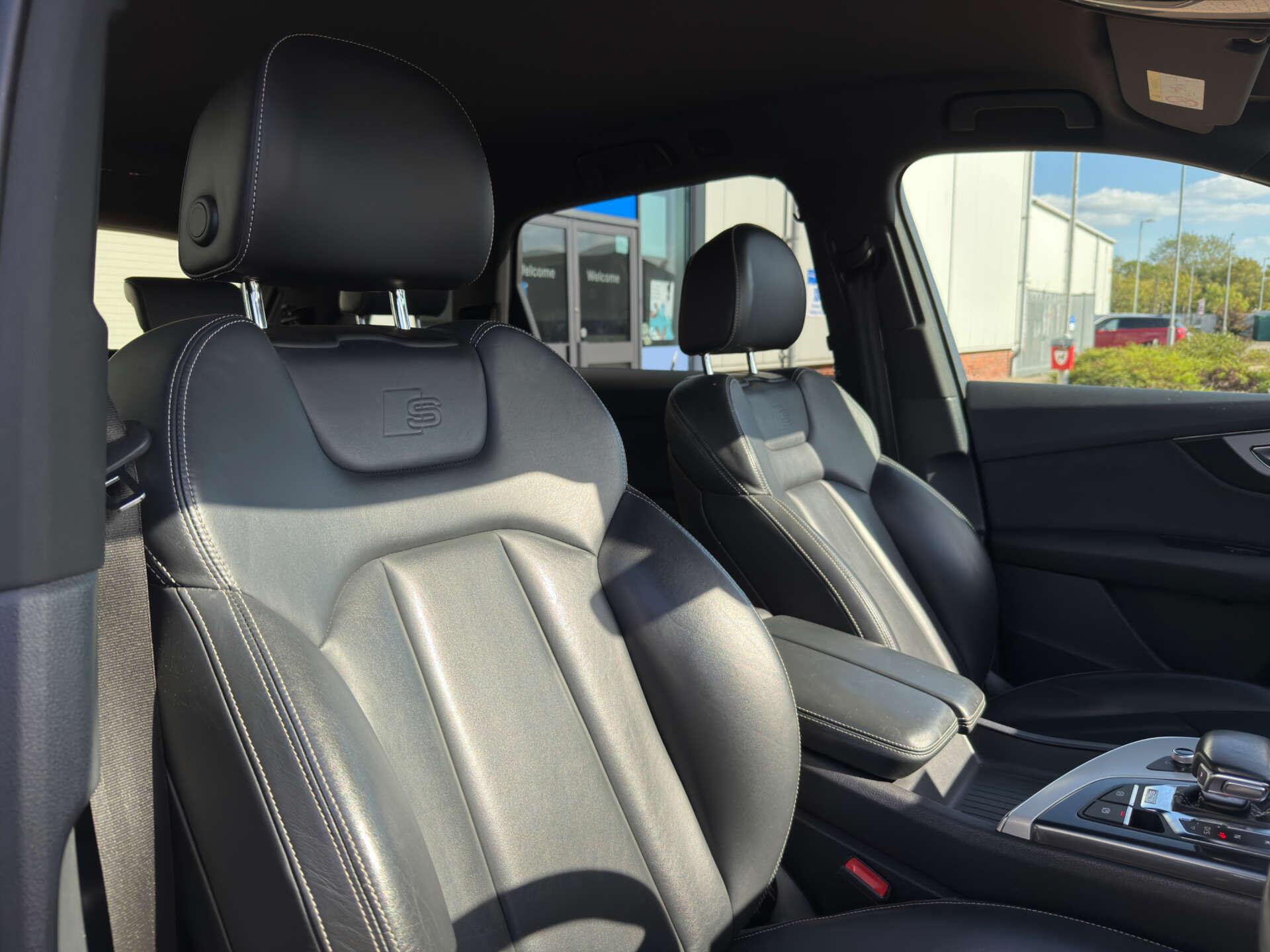 Audi SQ7 view 15
