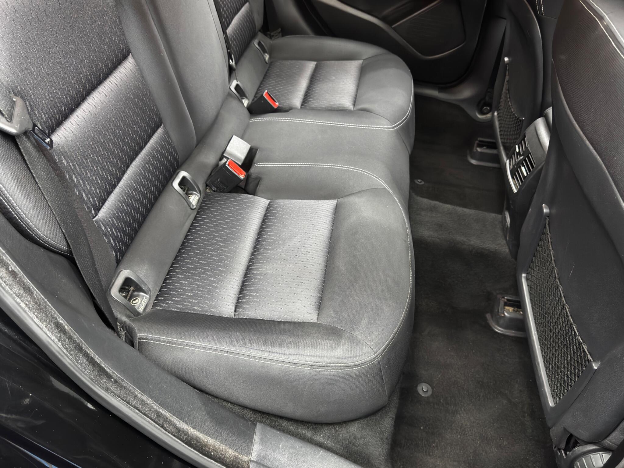 Infiniti Q30 view 16