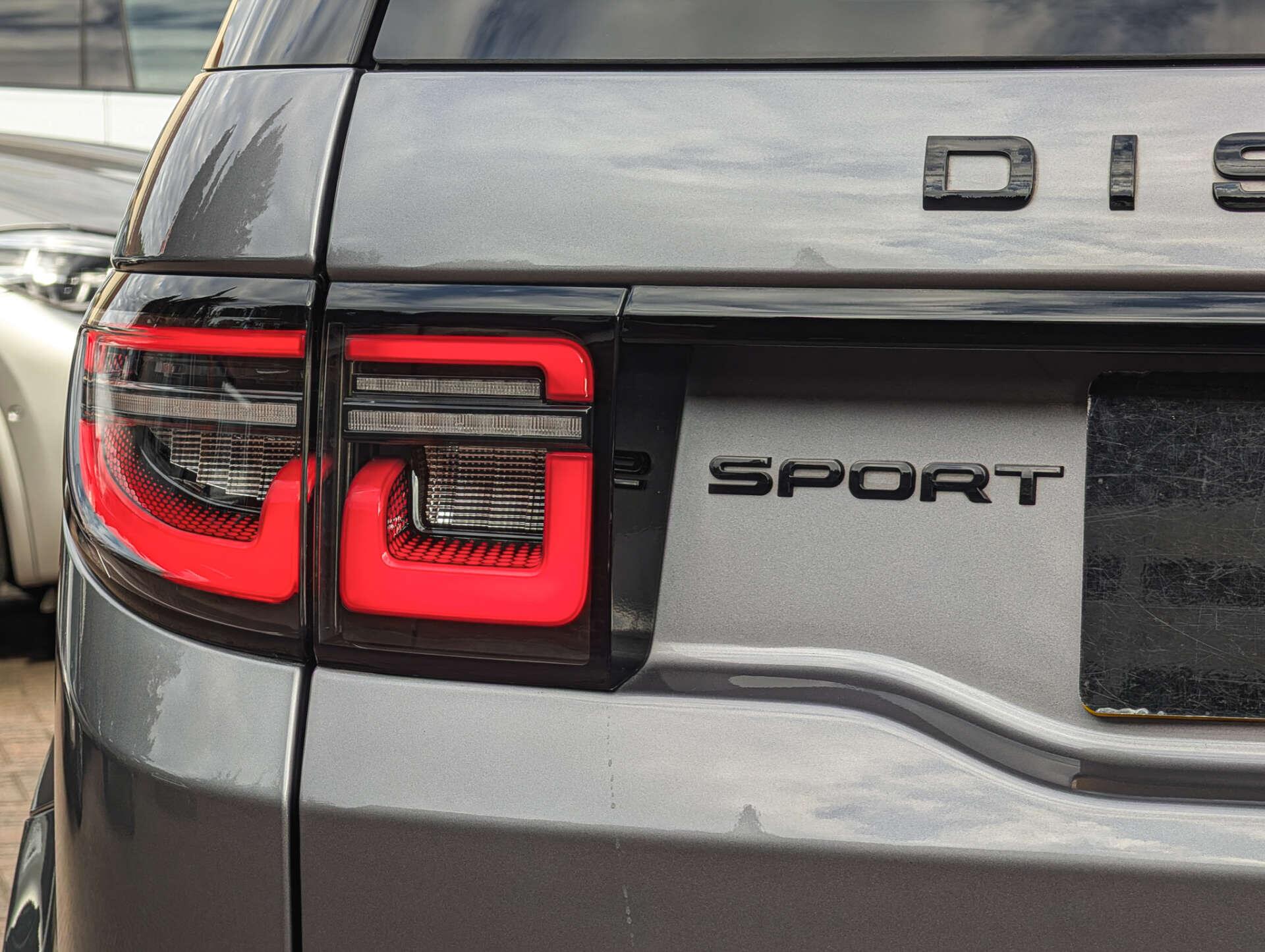 Land Rover Discovery Sport view 18