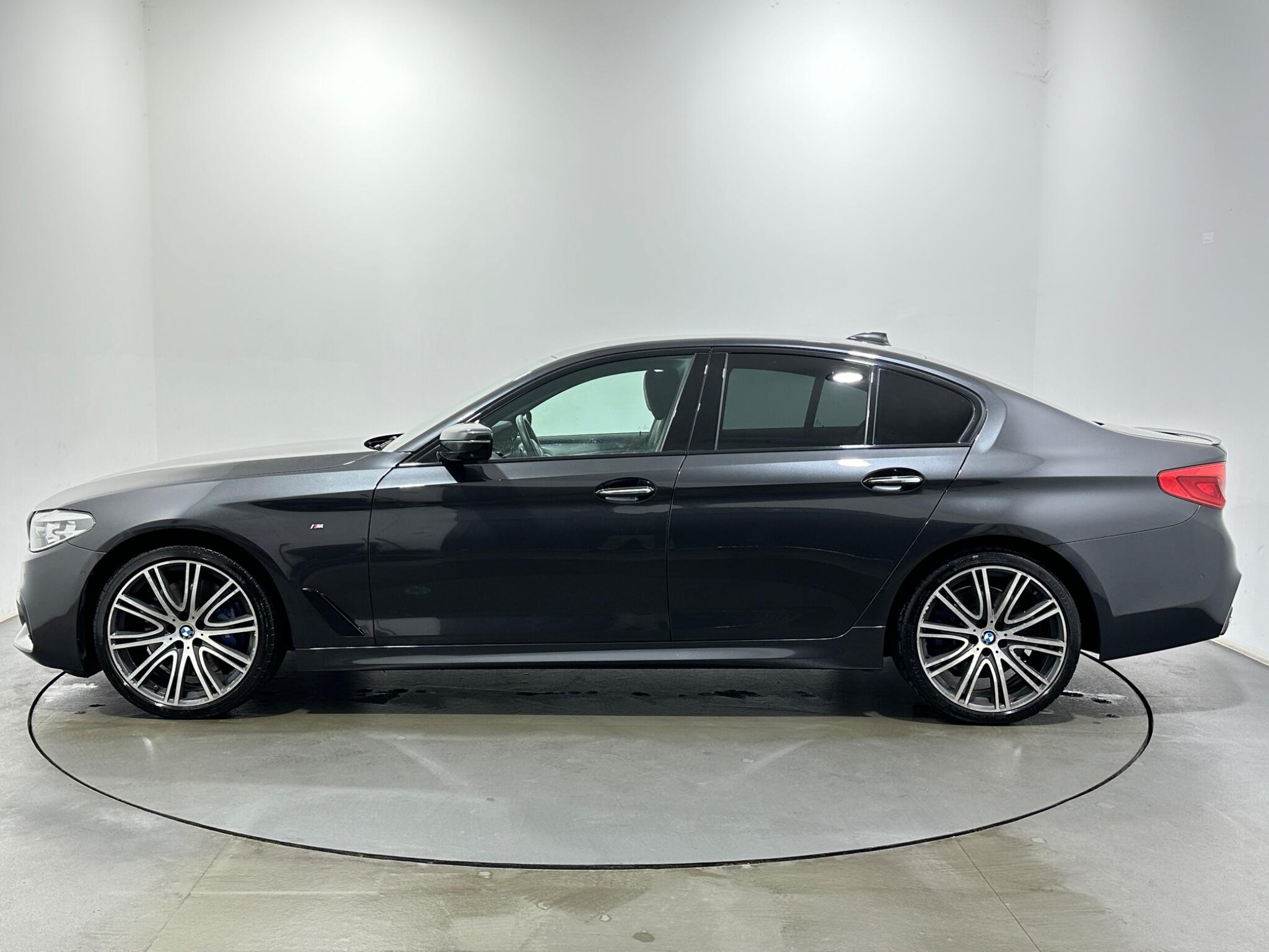 BMW 5 Series view 5
