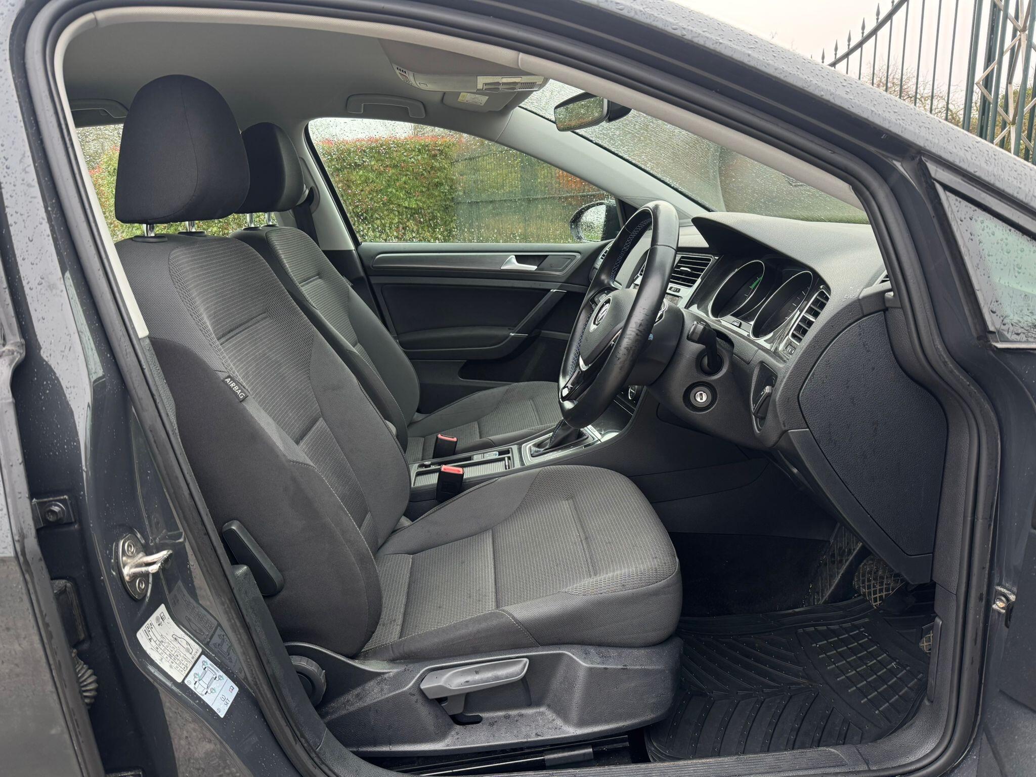 2020 Volkswagen e-Golf 35.8kWh e-Golf Auto 5dr • 41,030 miles image 13