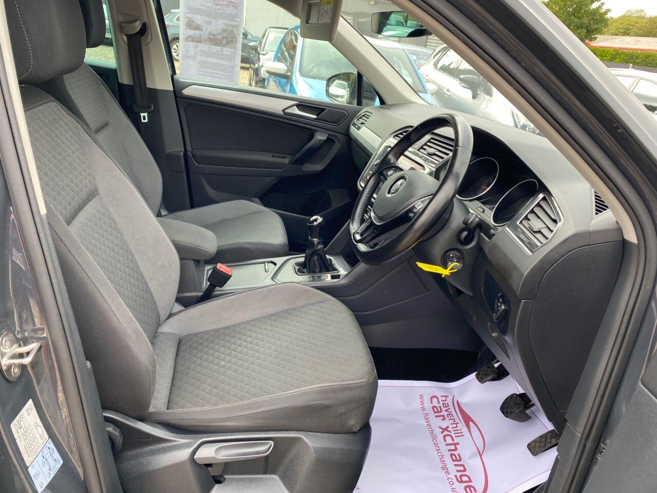 Volkswagen Tiguan view 12