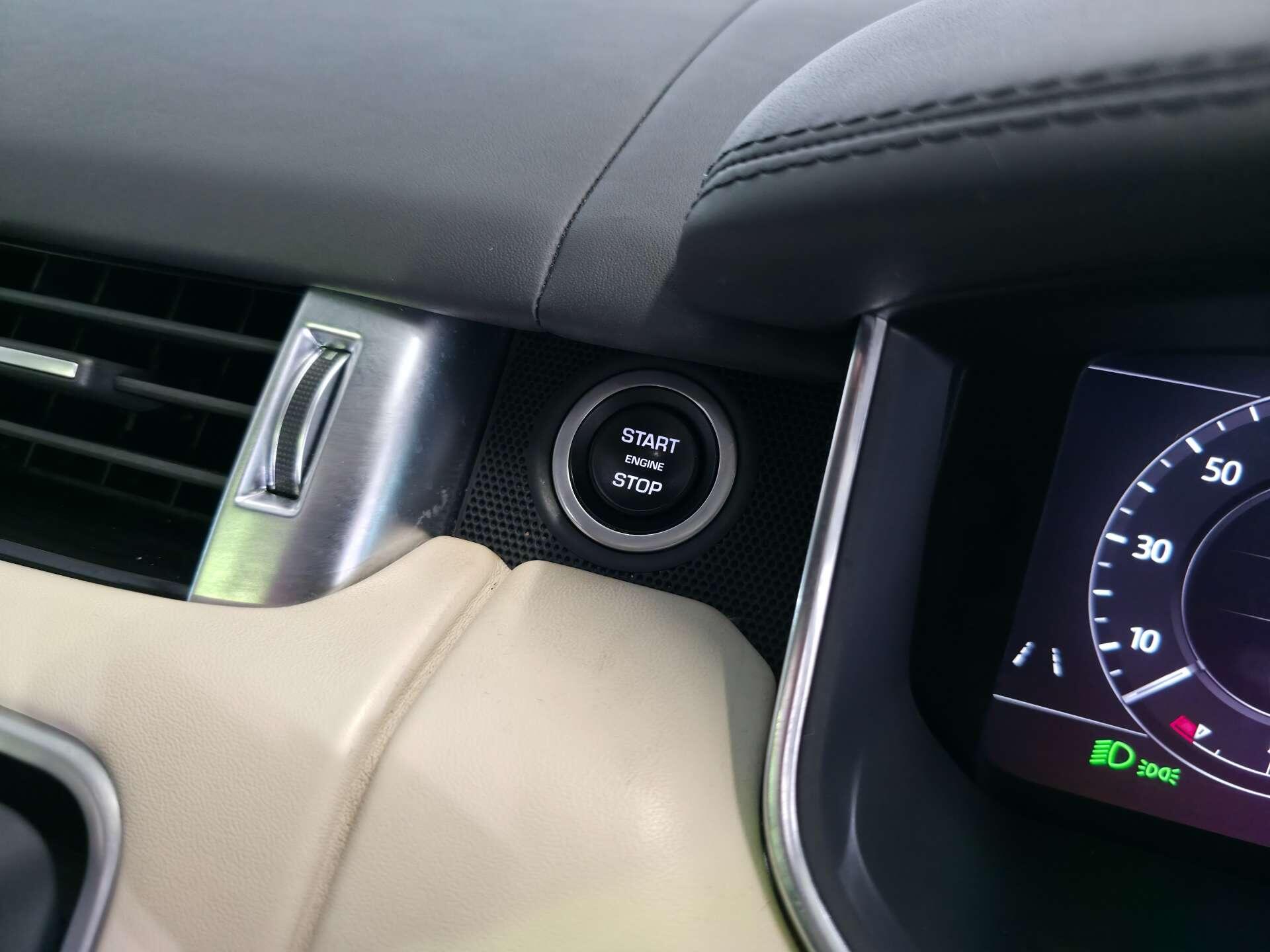Land Rover Range Rover Sport view 43