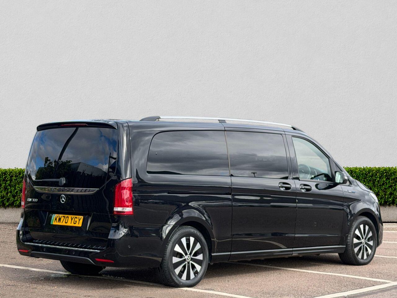 Mercedes-Benz Eqv view 7