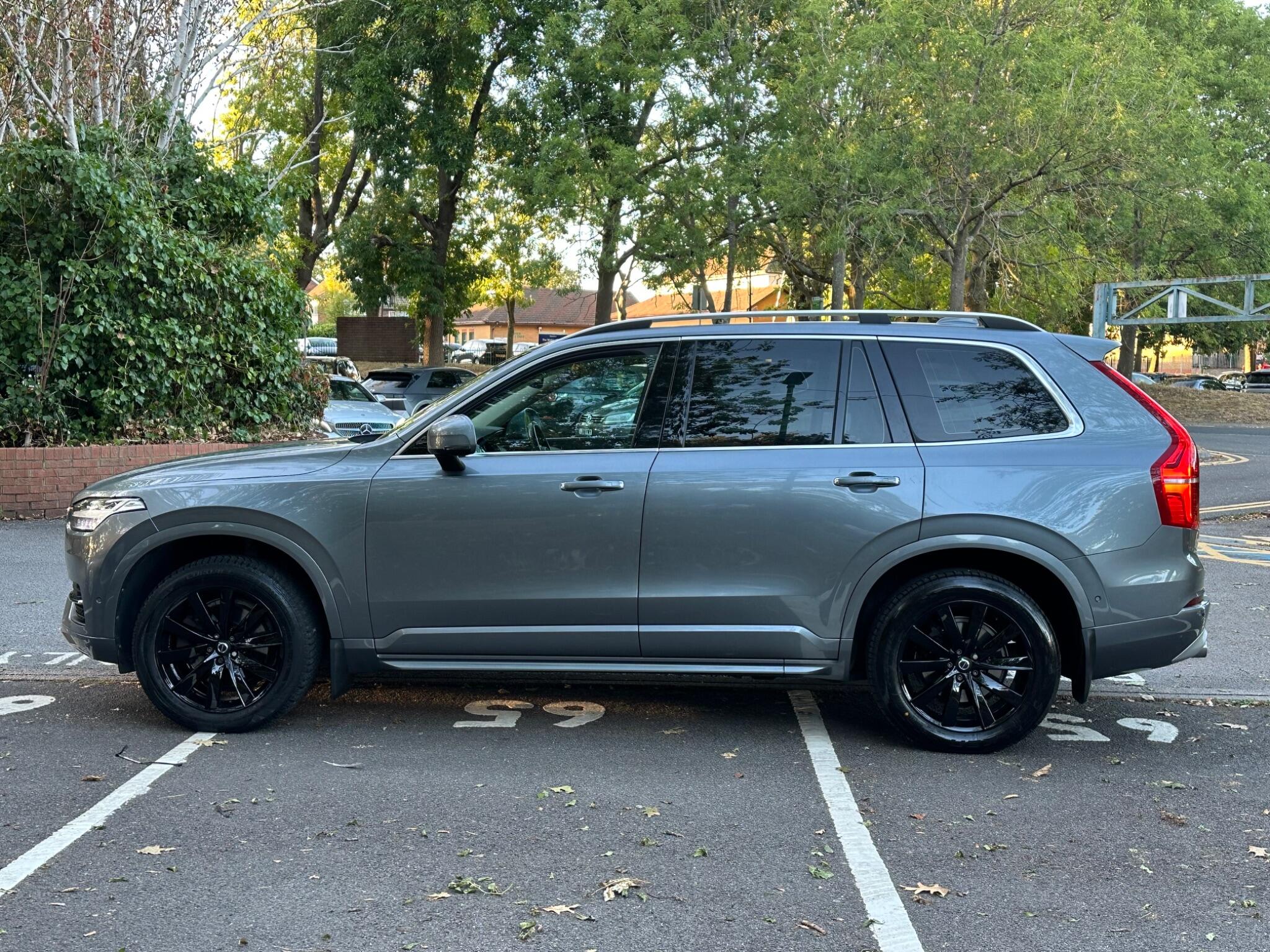 Volvo XC90 view 7
