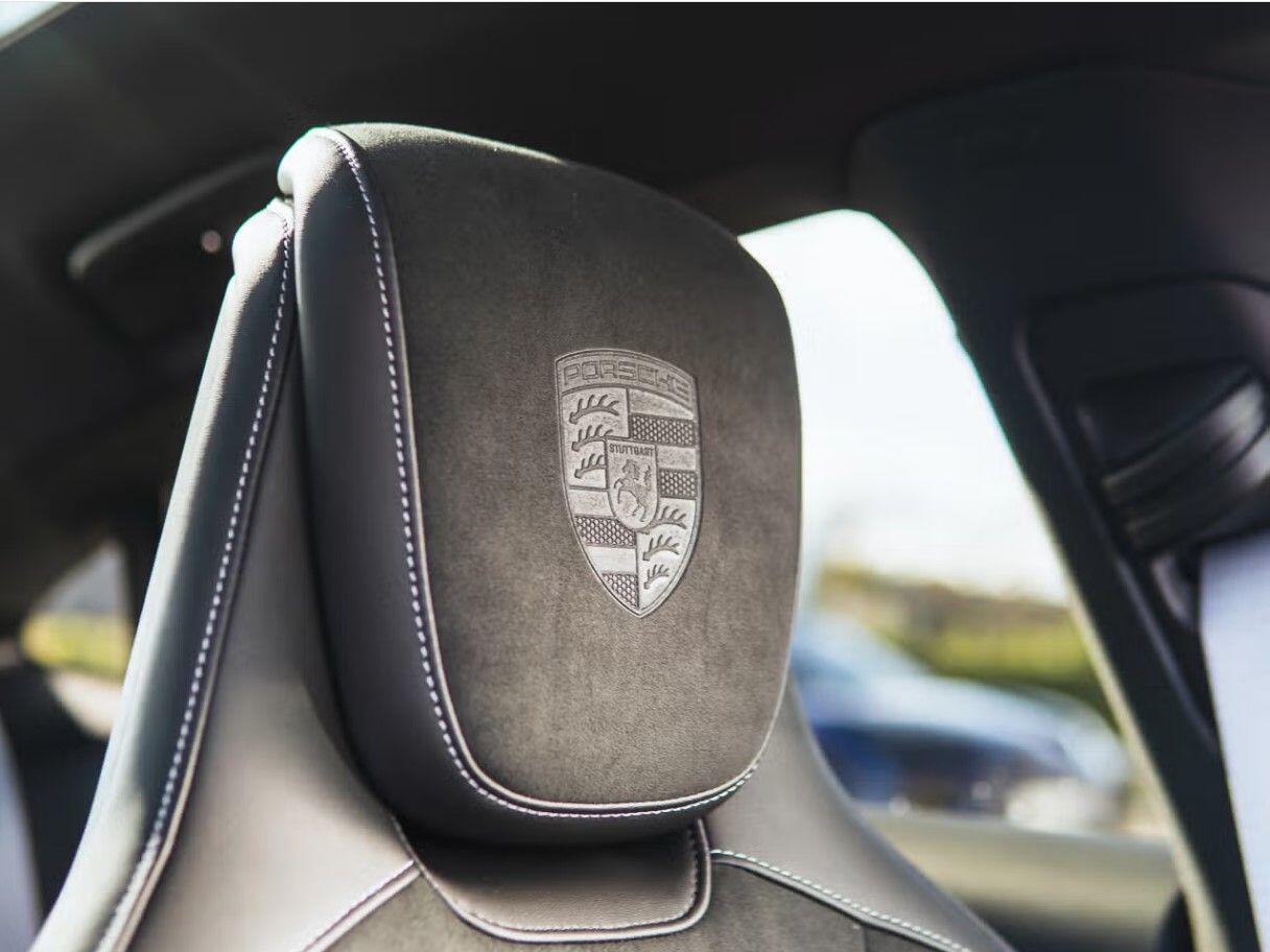 Porsche Taycan view 10