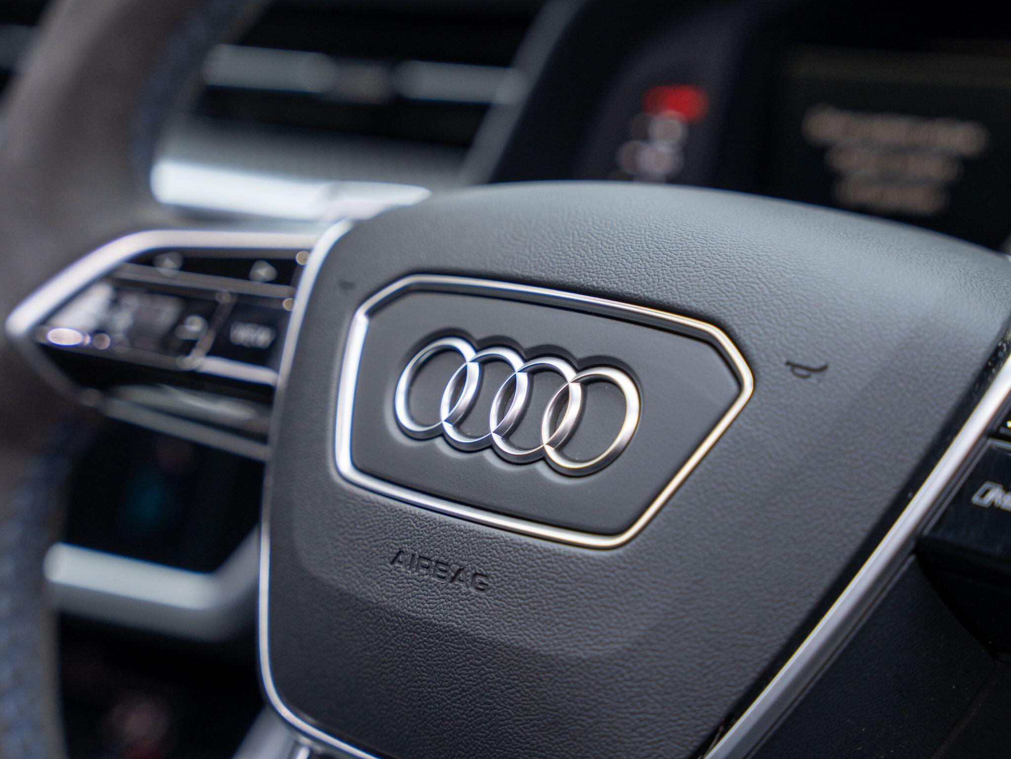 Audi RS6 view 36