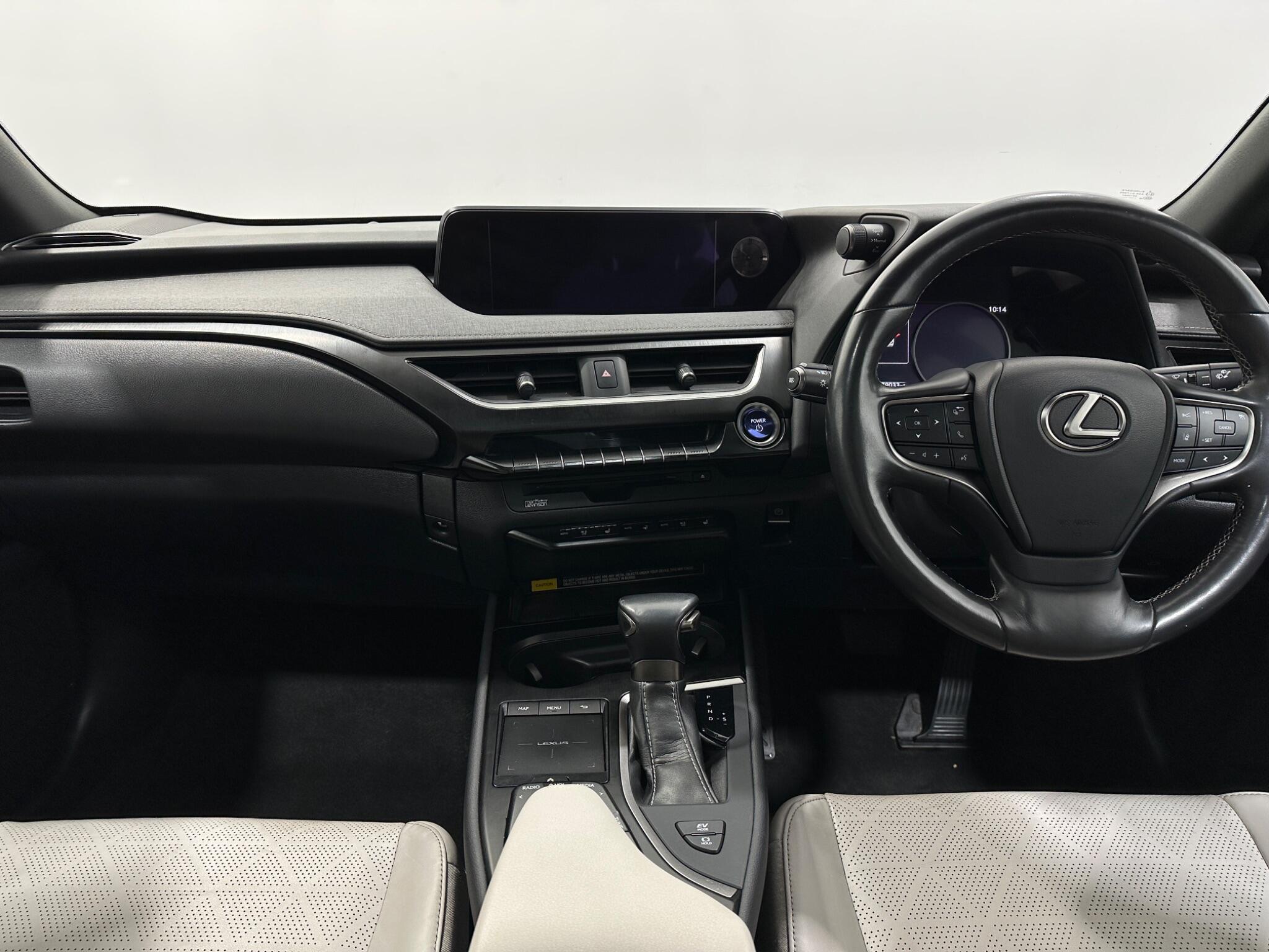 Lexus UX view 19