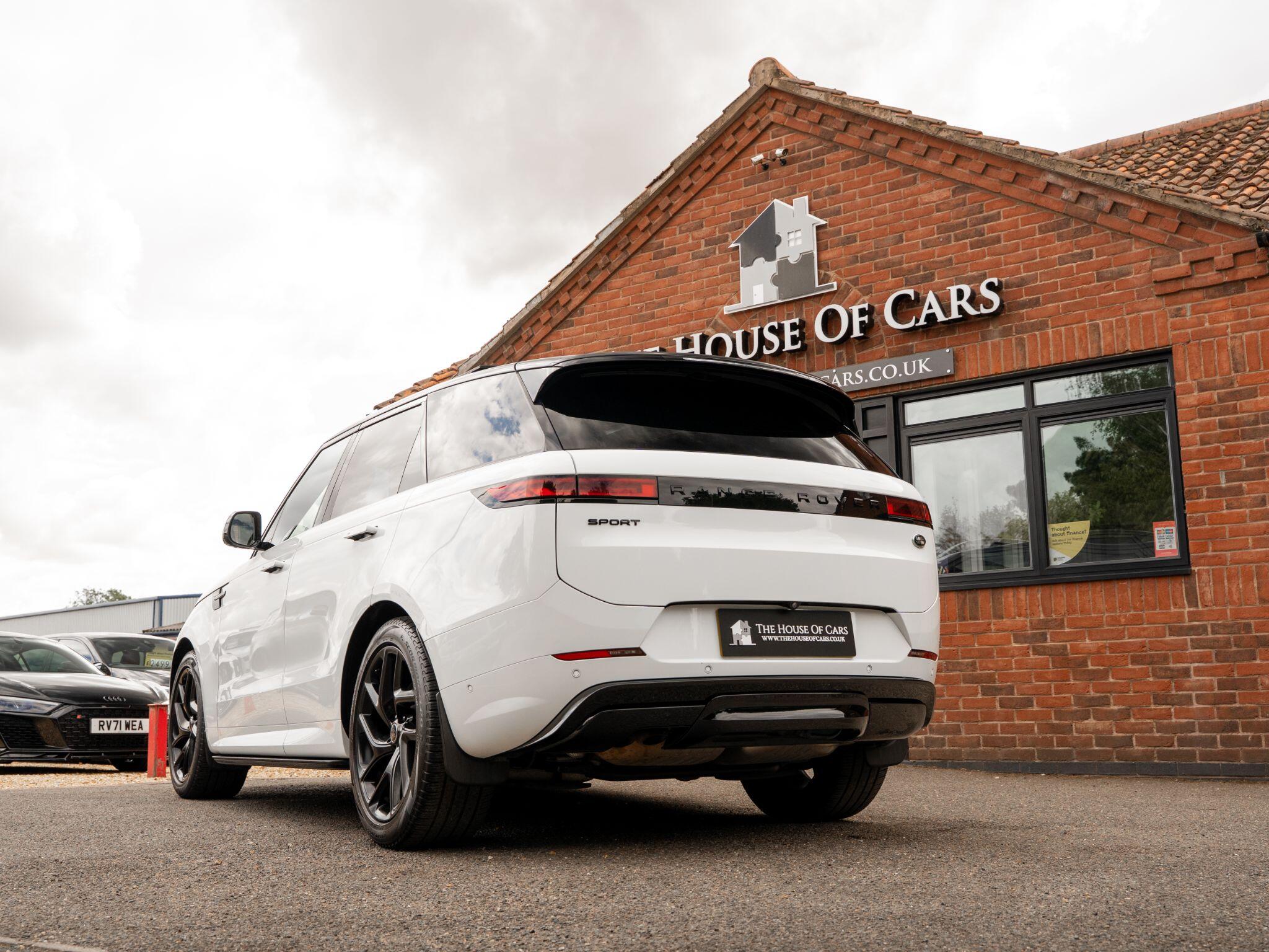 Land Rover Range Rover Sport view 4