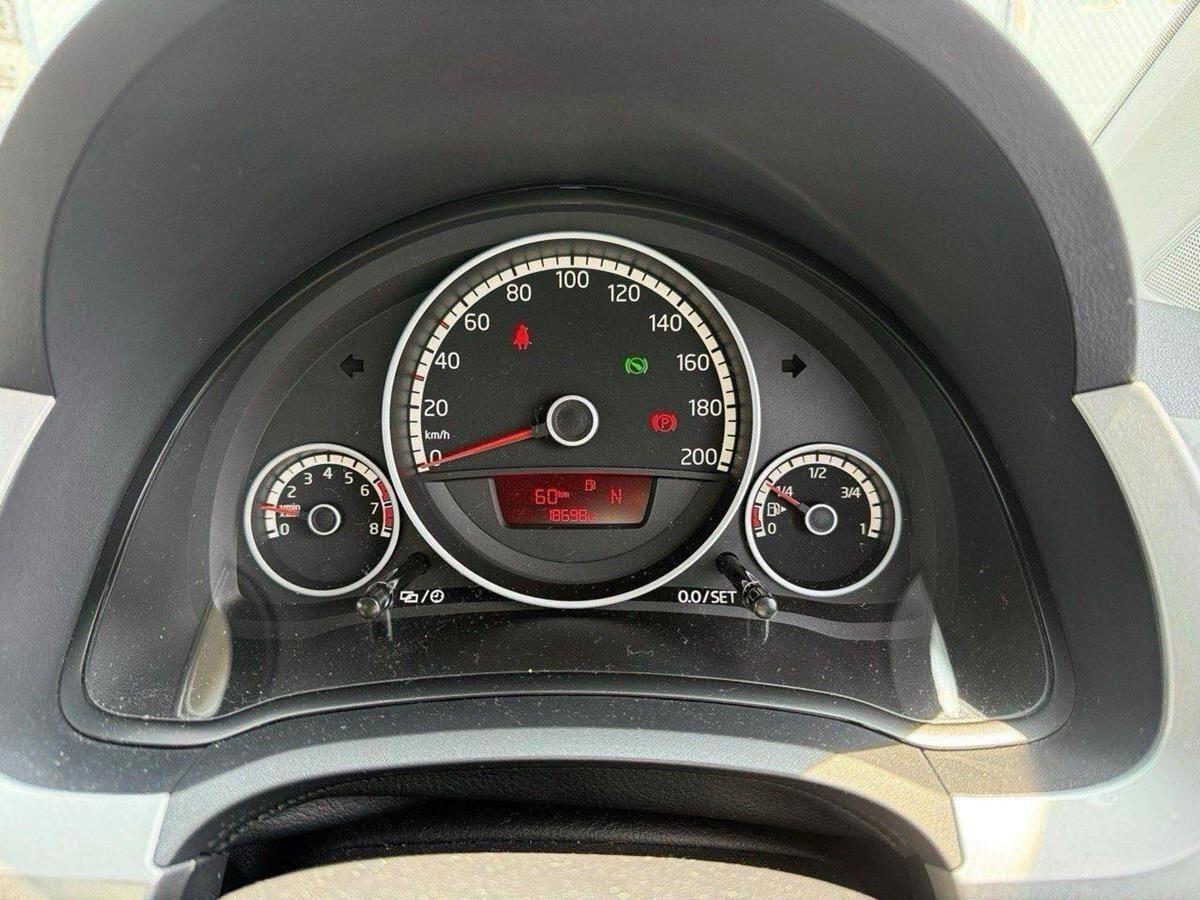 Volkswagen Up! view 12