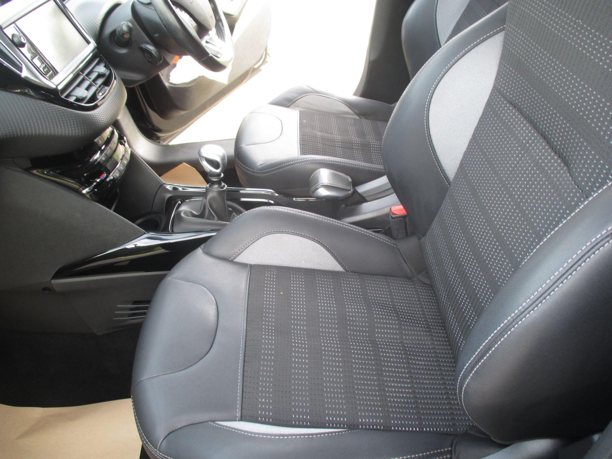 Peugeot 2008 view 33