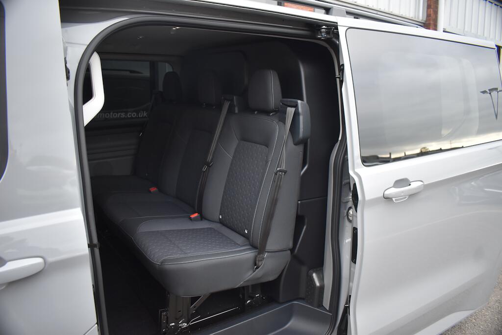 Ford Transit Custom view 13