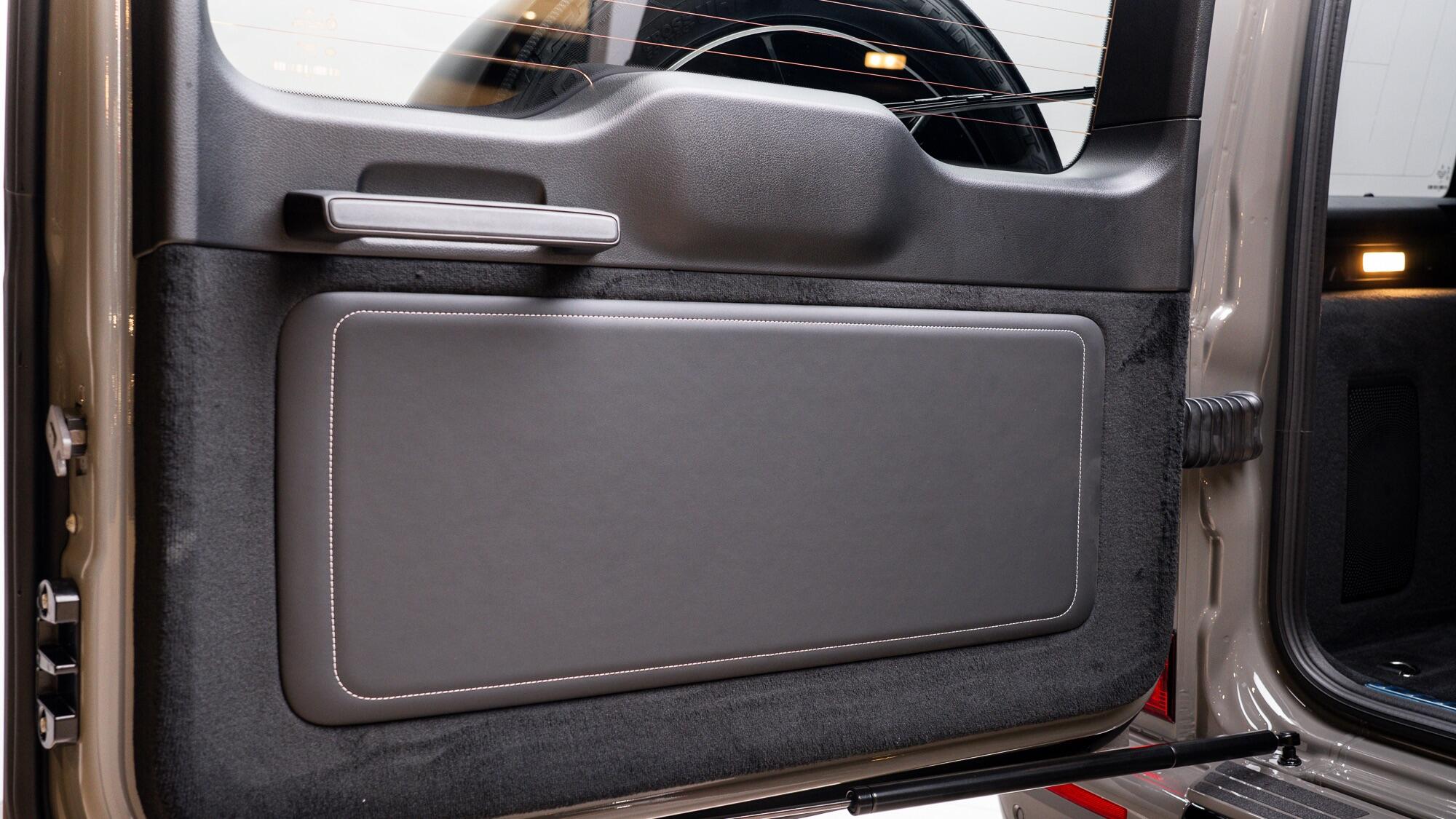 Mercedes-Benz G-Class view 22
