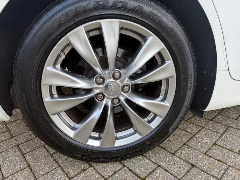 2012 Infiniti M 3.5 35h V6 GT Premium Auto Euro 5 (s/s) 4dr • 7,481 miles image 36