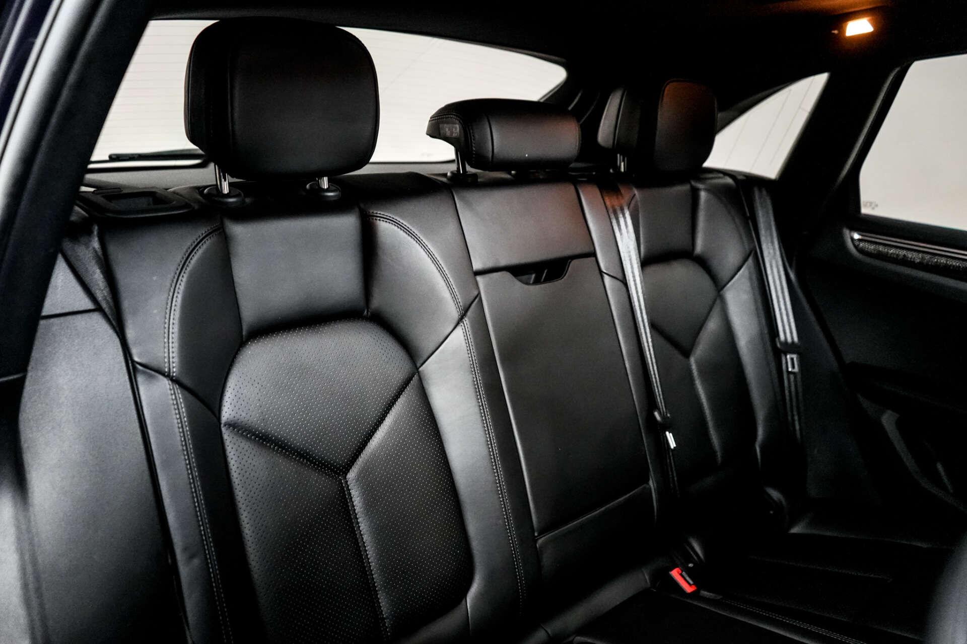 Porsche Macan view 22