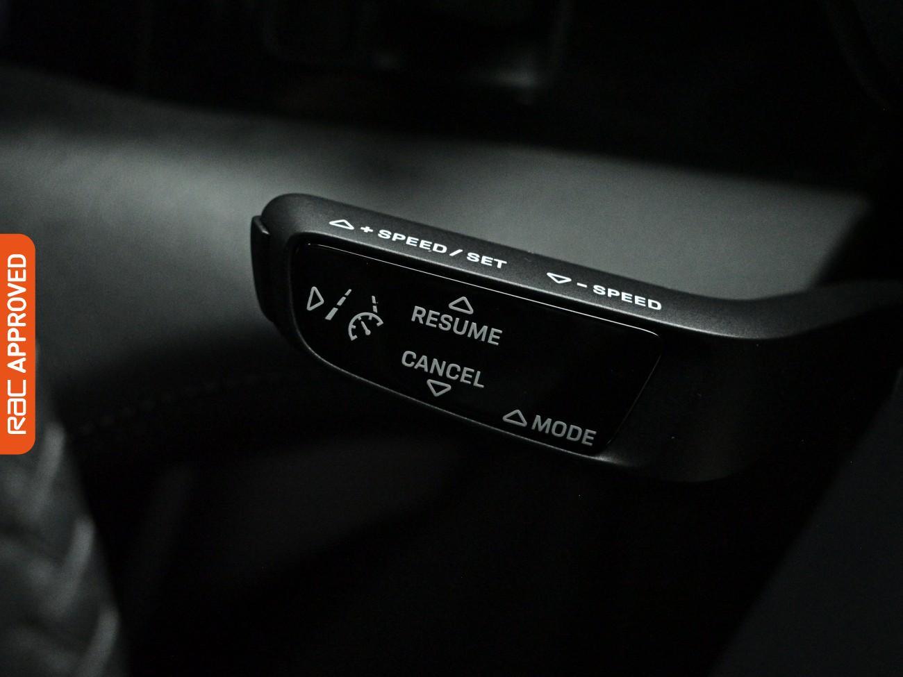 Porsche Taycan view 23