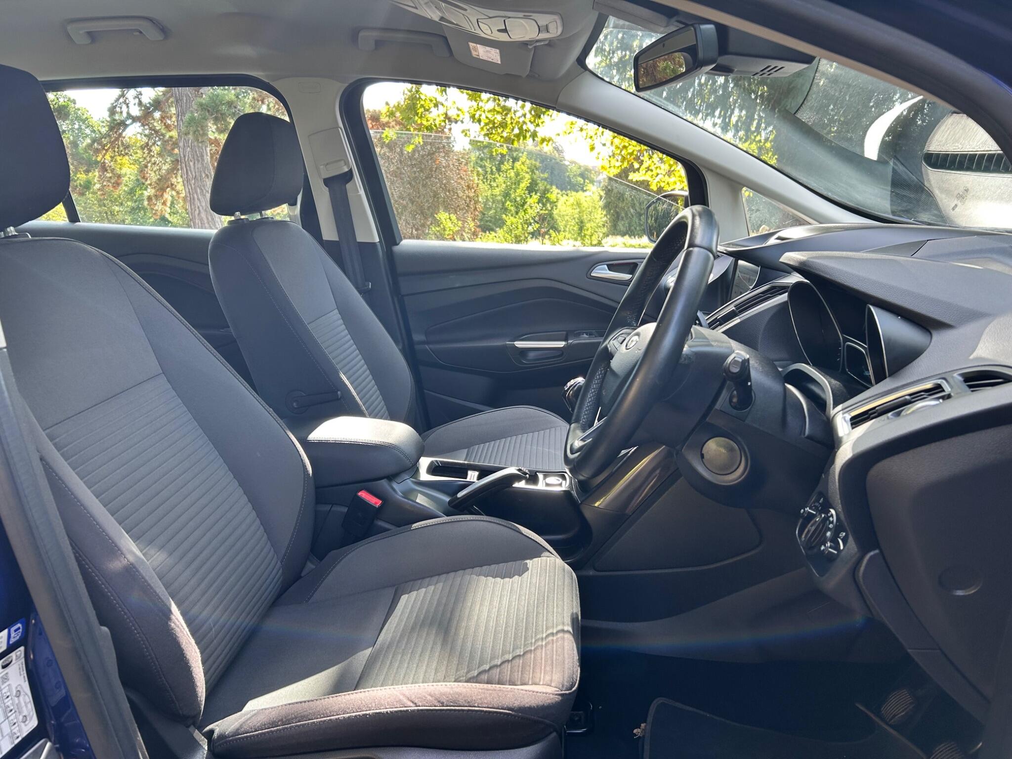 Ford Grand C-Max view 5