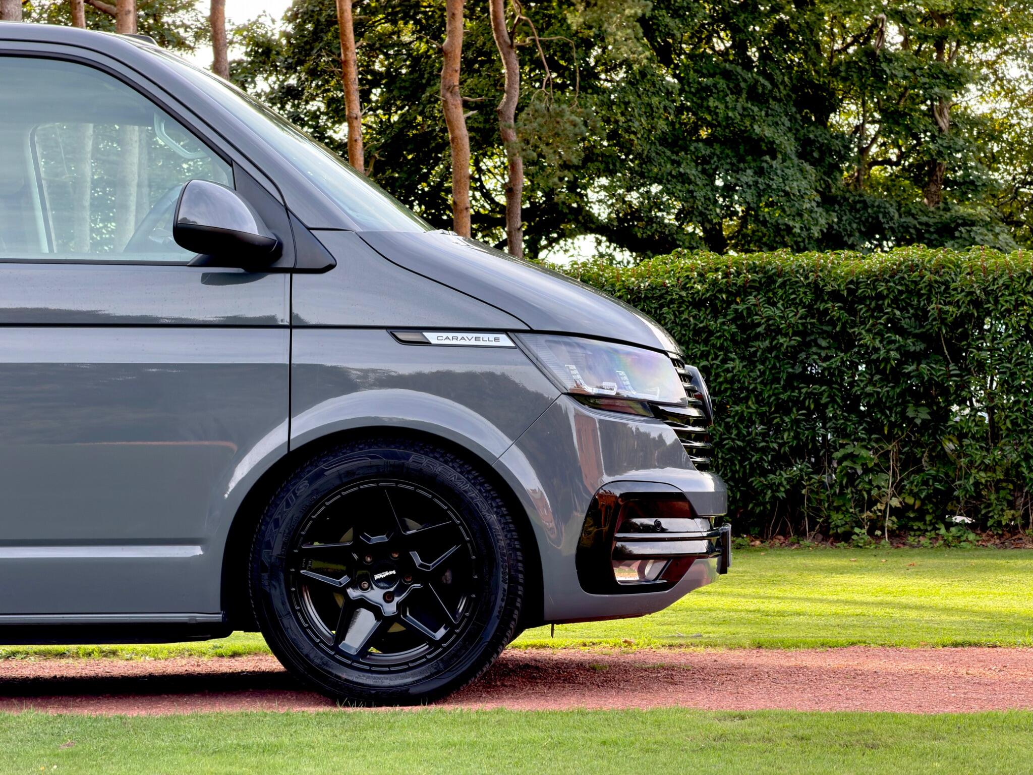 Volkswagen Caravelle view 28