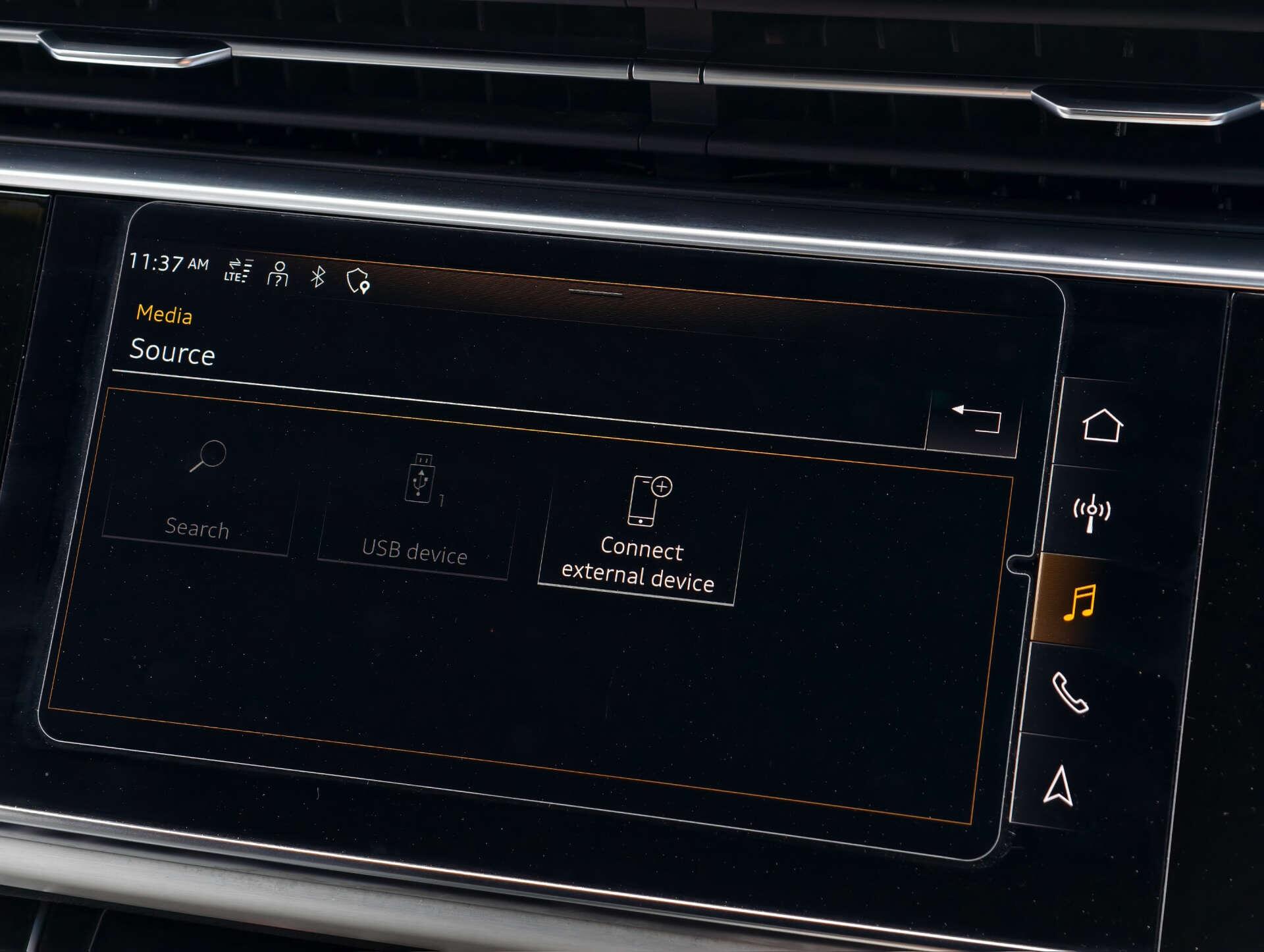 Audi Q8 view 51