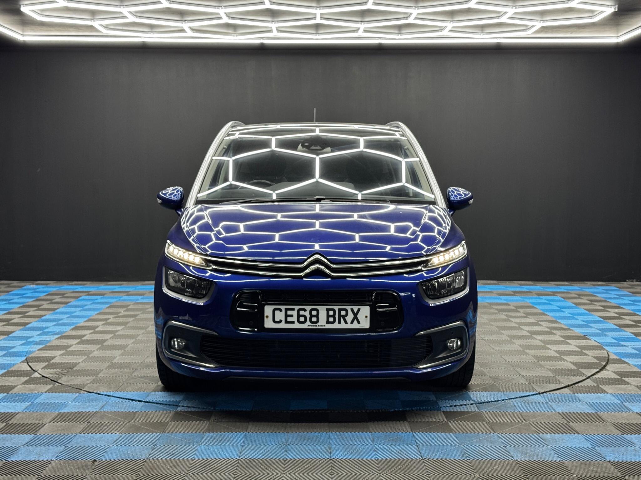 Citroen Grand C4 Spacetourer view 2