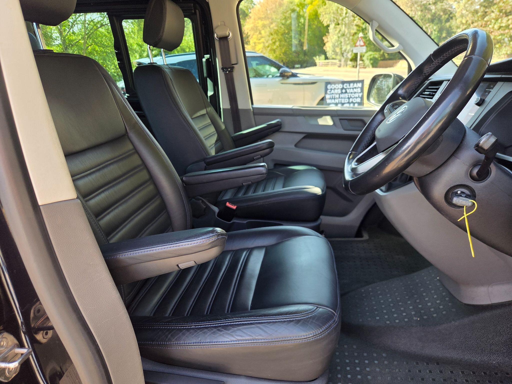 Volkswagen Transporter view 3