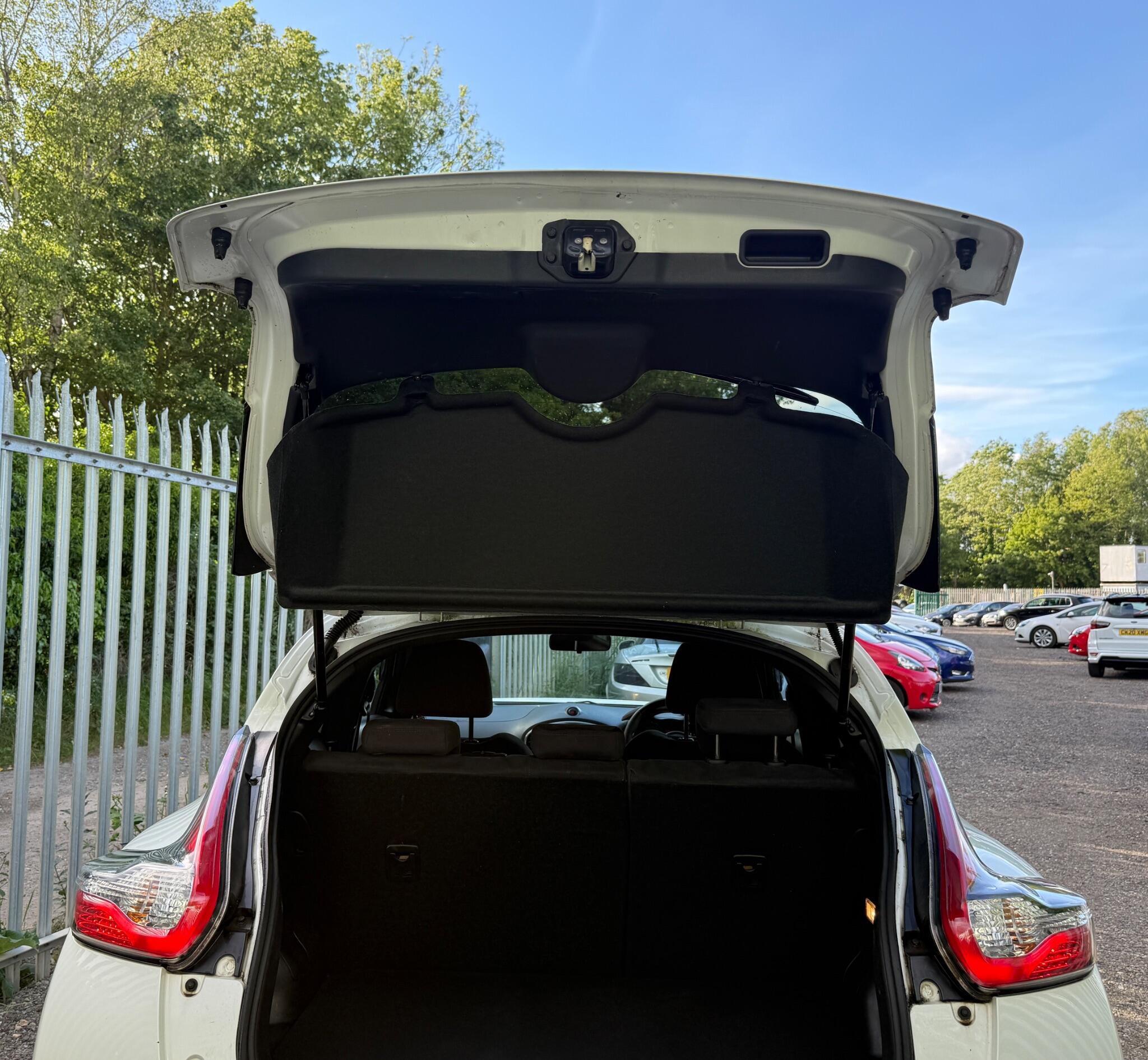 2015 Nissan Juke image 51