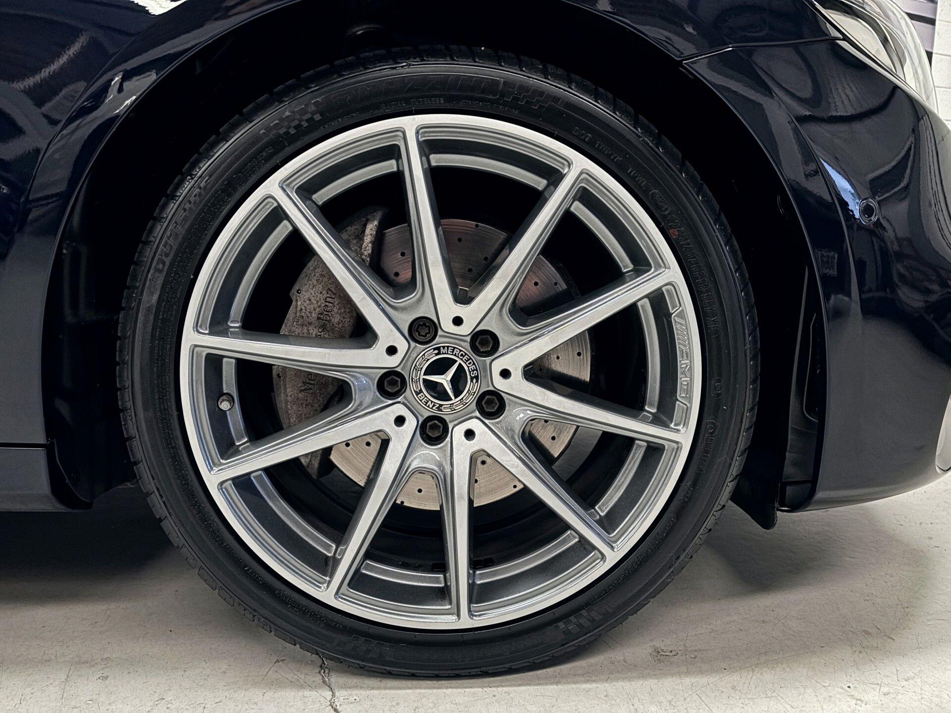 Mercedes-Benz E-Class view 40