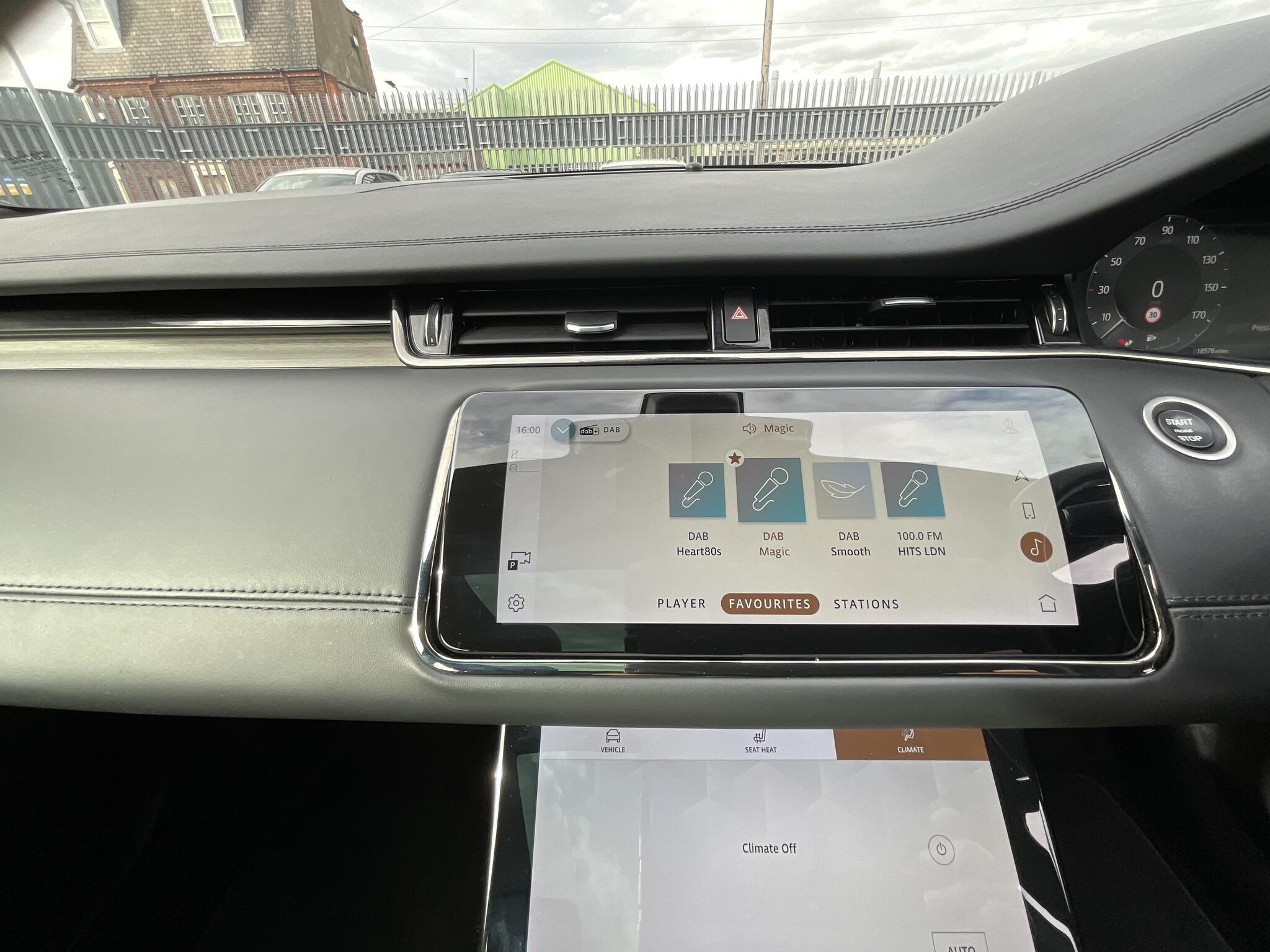 Land Rover Range Rover Evoque view 33