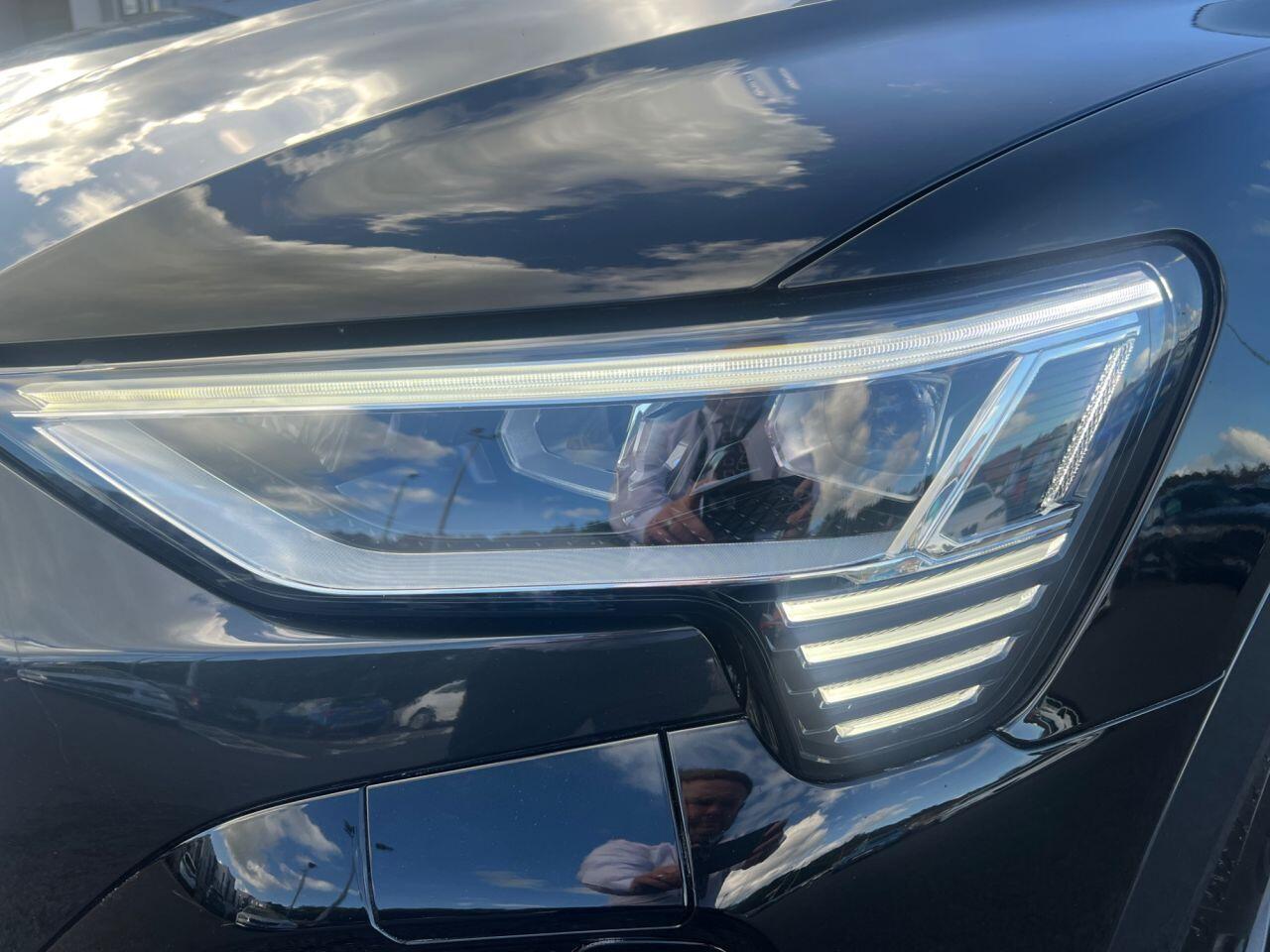 Audi Q8 E-Tron view 22