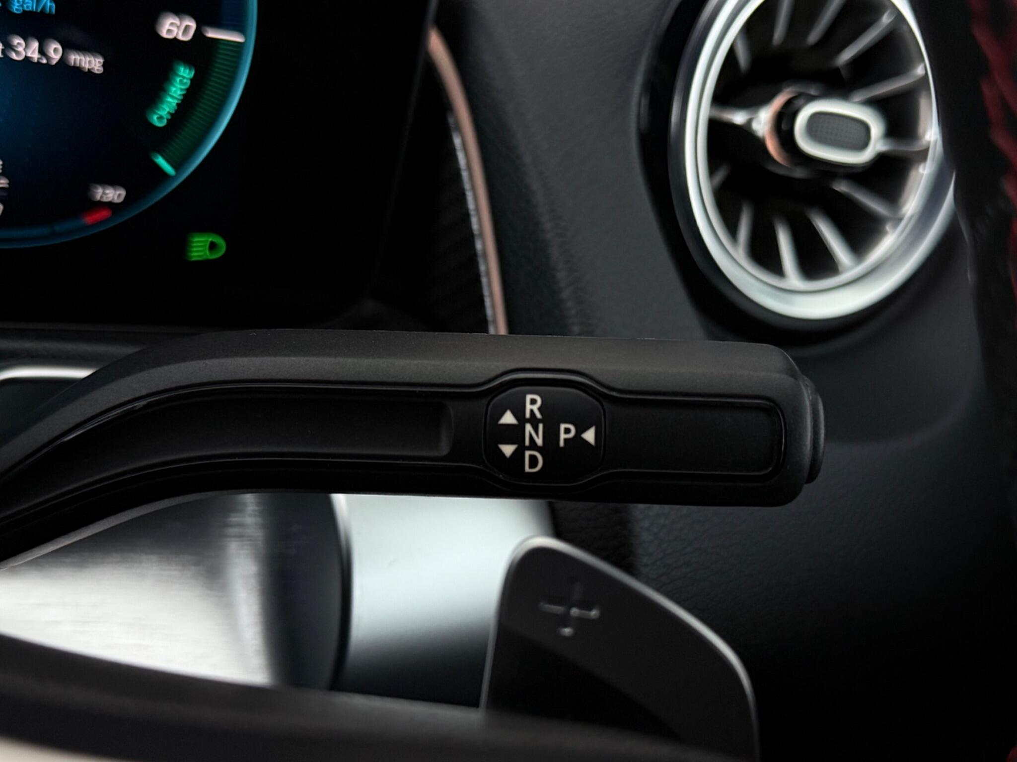 Mercedes-Benz GLB view 18