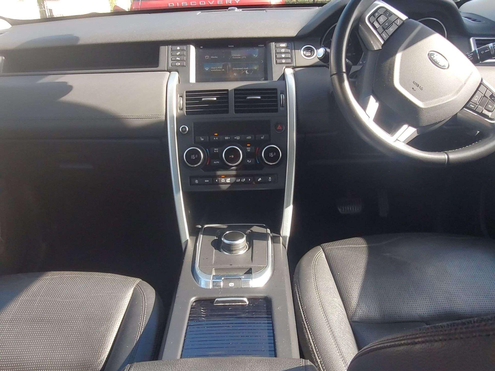 Land Rover Discovery Sport view 4