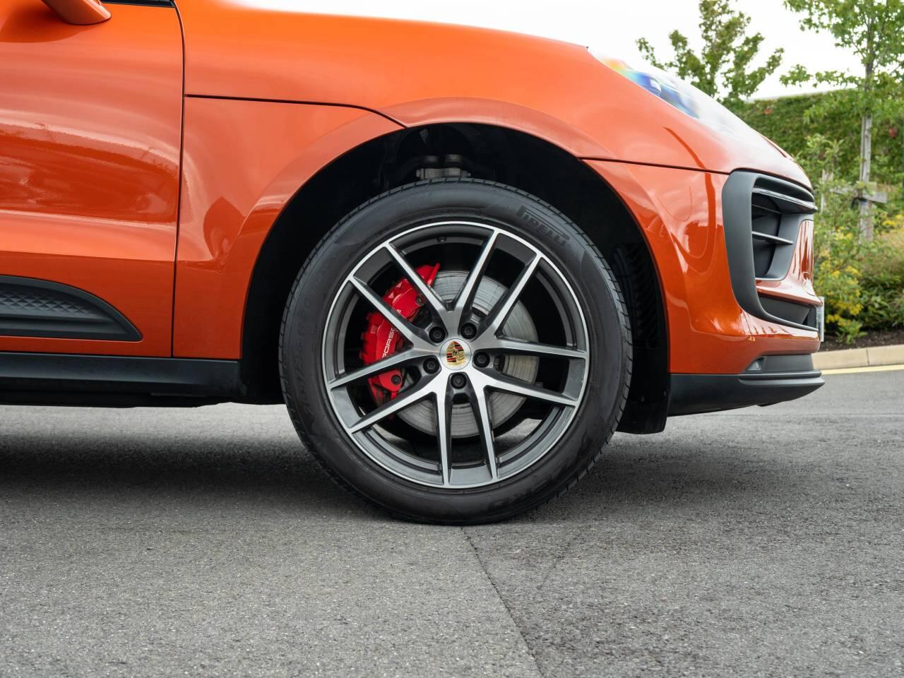 Porsche Macan view 15